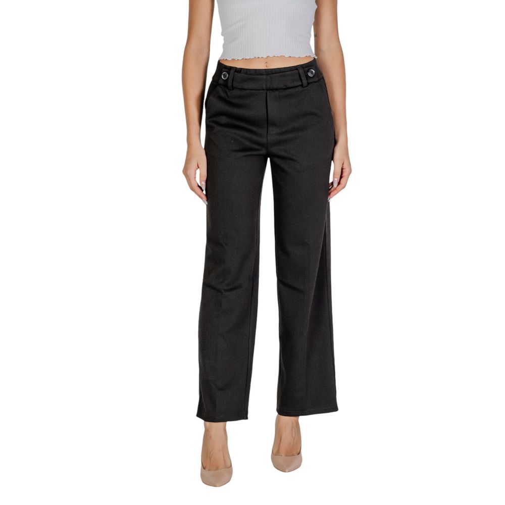 Schwarze Polyesterjeans und -hose