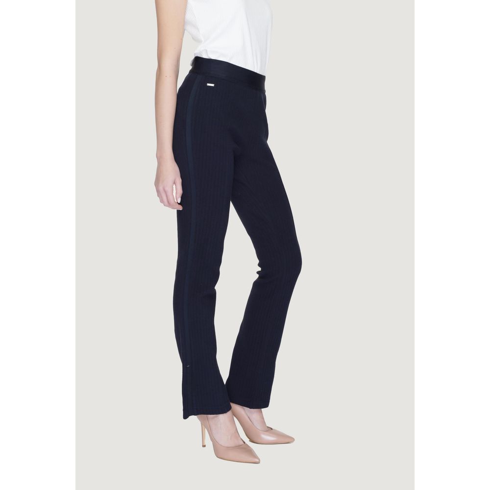 Blaue Jeans und Hose aus Baumwolle