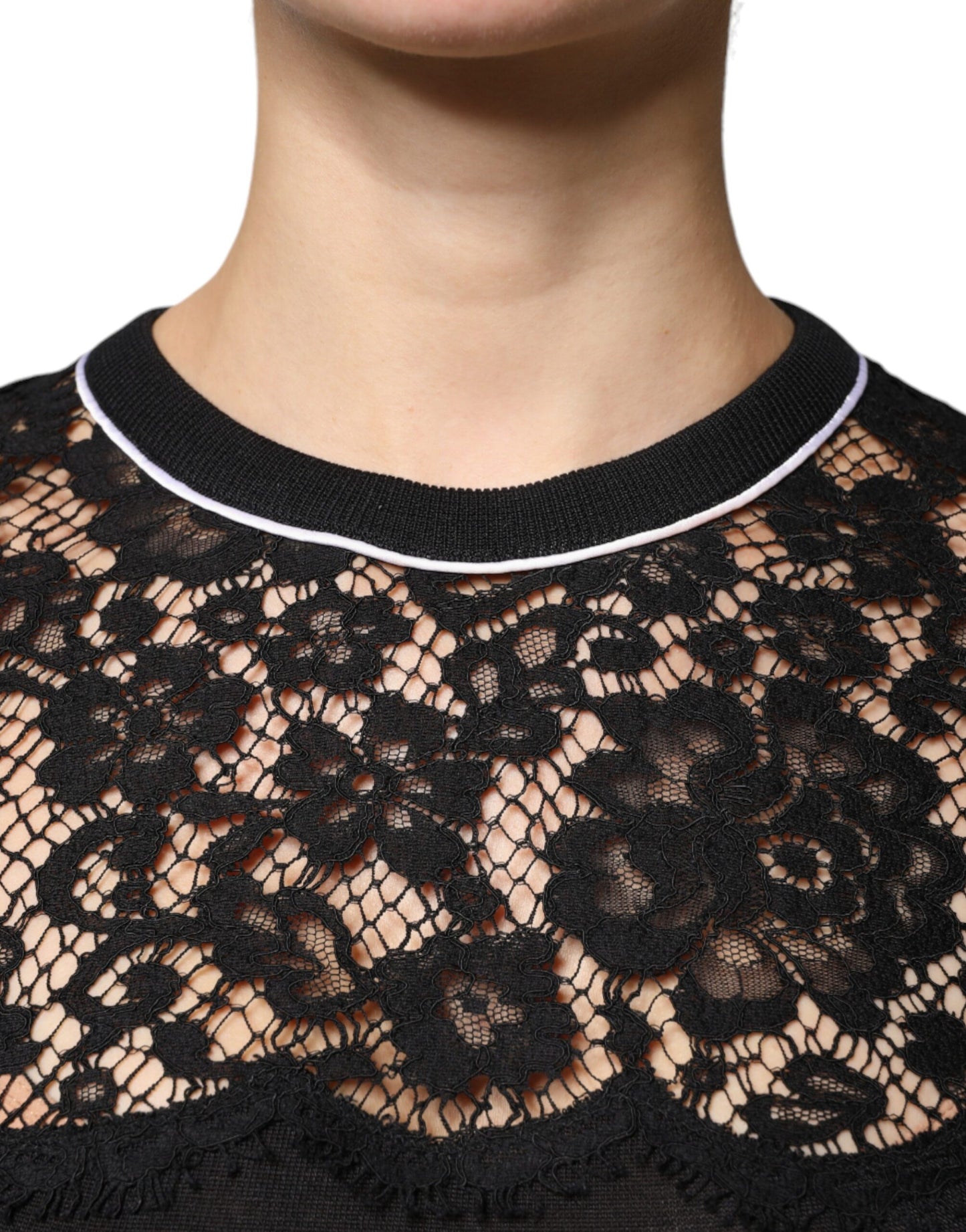 Top in pizzo floreale nero in seta