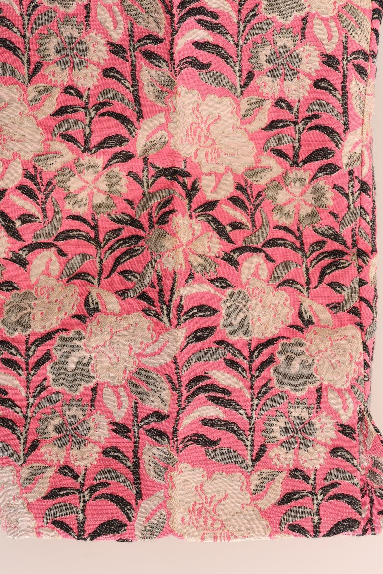 Elegante Brokathose mit Blumenmuster