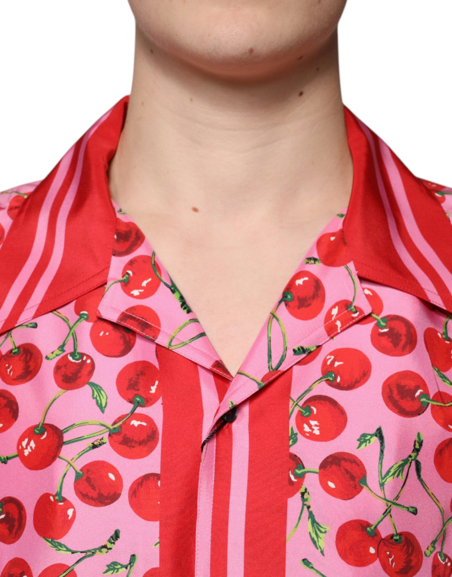 Camicia casual con bottoni in seta rosa ciliegia