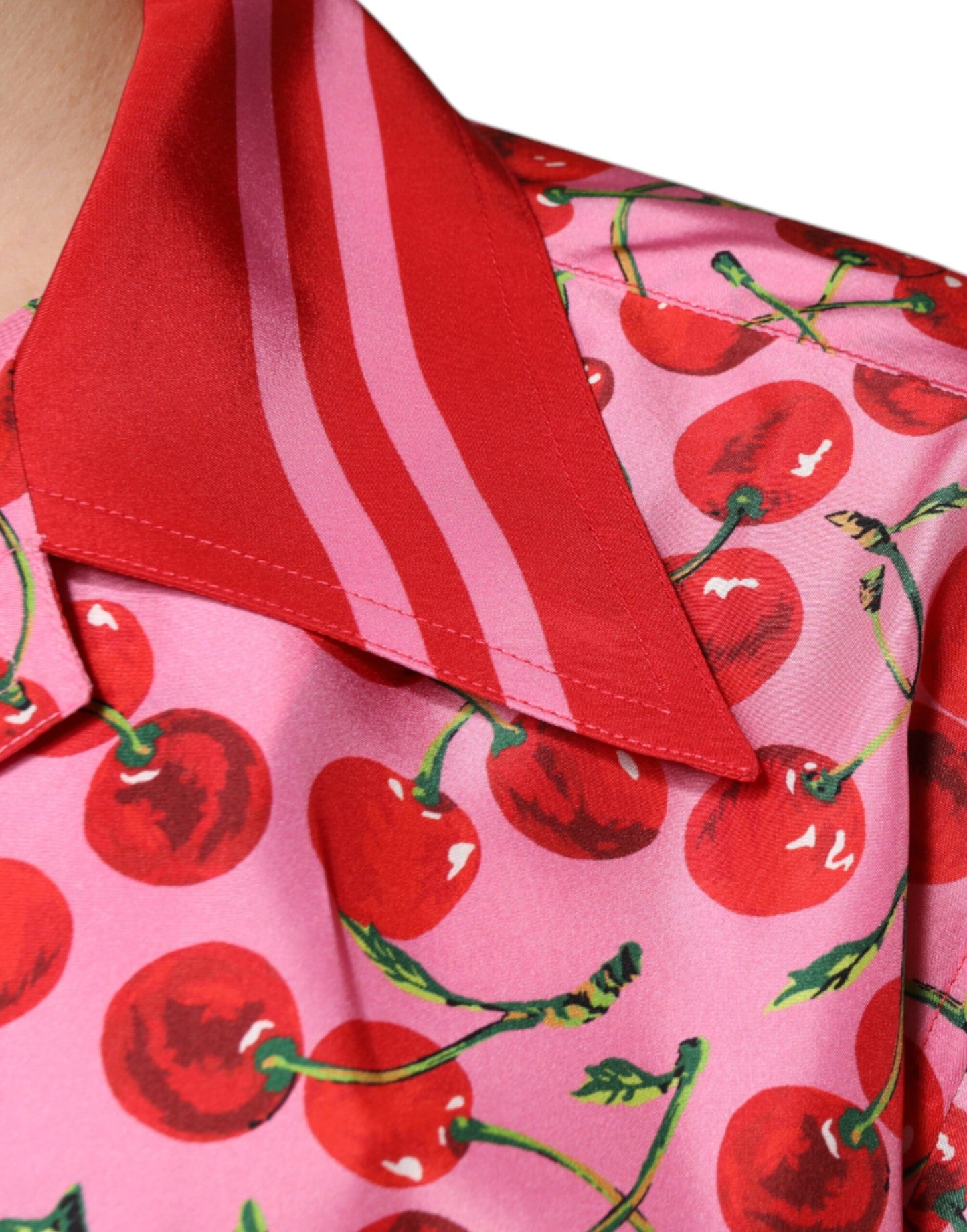 Camicia casual con bottoni in seta rosa ciliegia