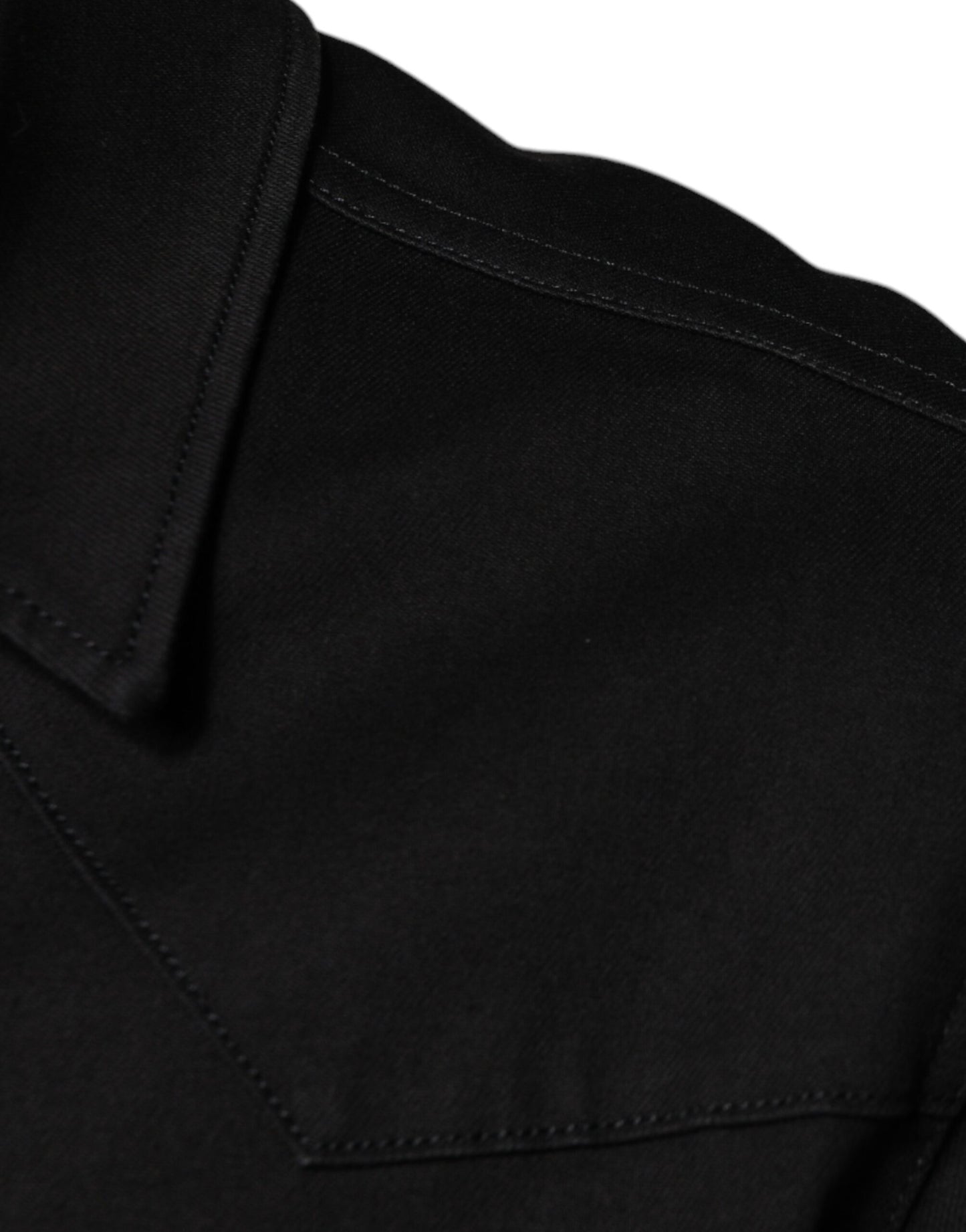 Schwarzes Button-Down-Hemd aus Baumwolle mit Kragen