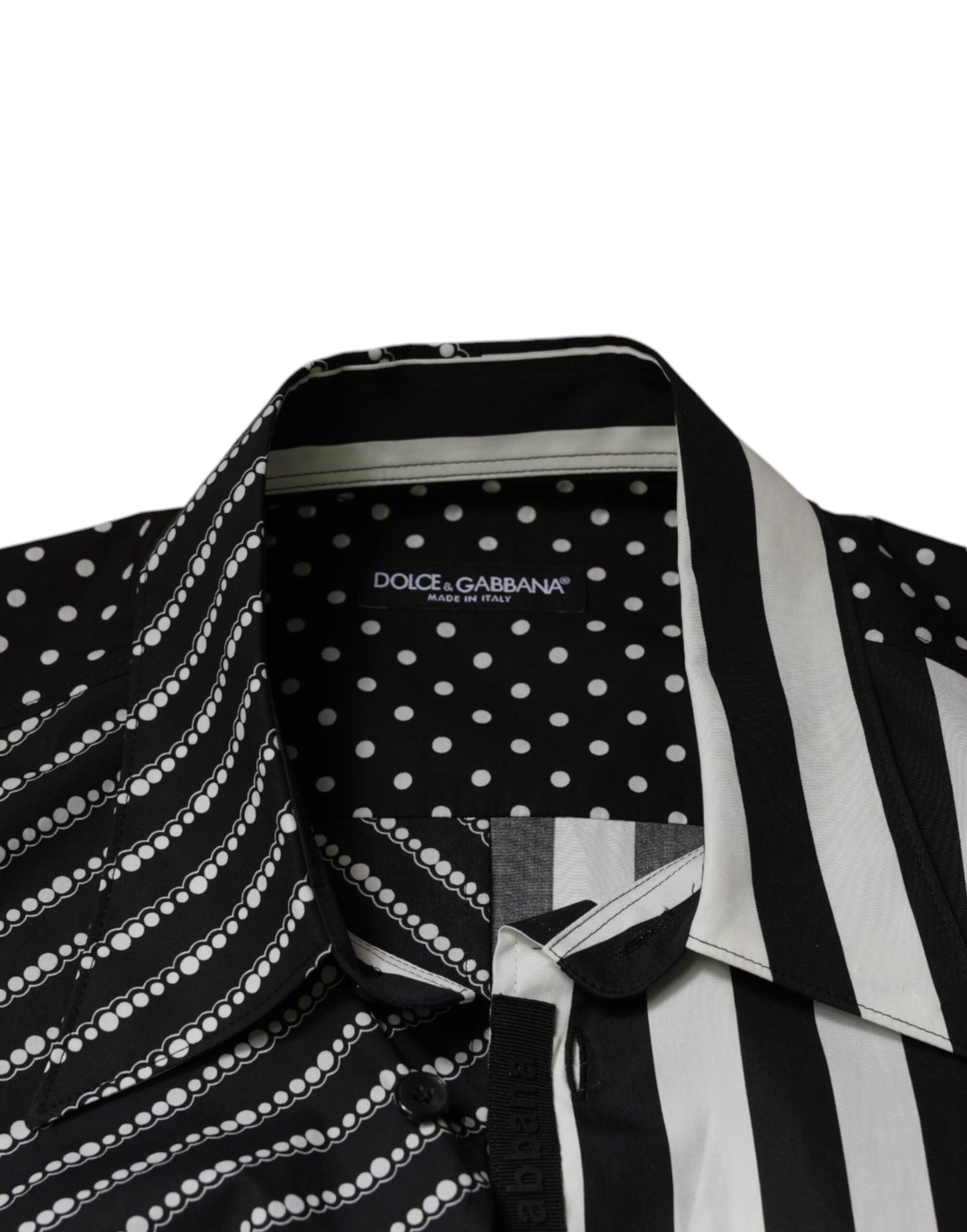 Schwarz-weiß gestreiftes Button-Down-Freizeithemd