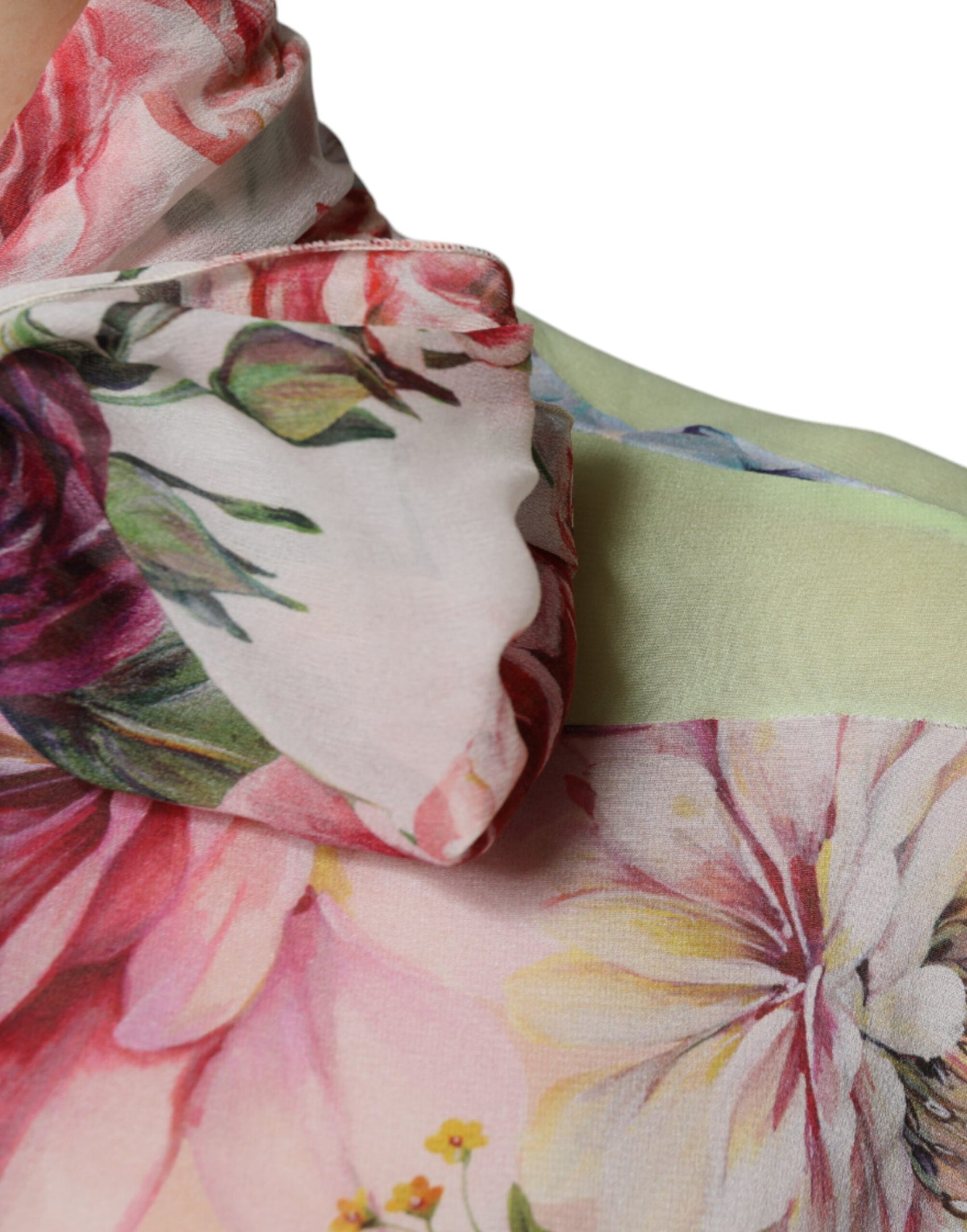 Top con collo ascot patchwork floreale multicolore