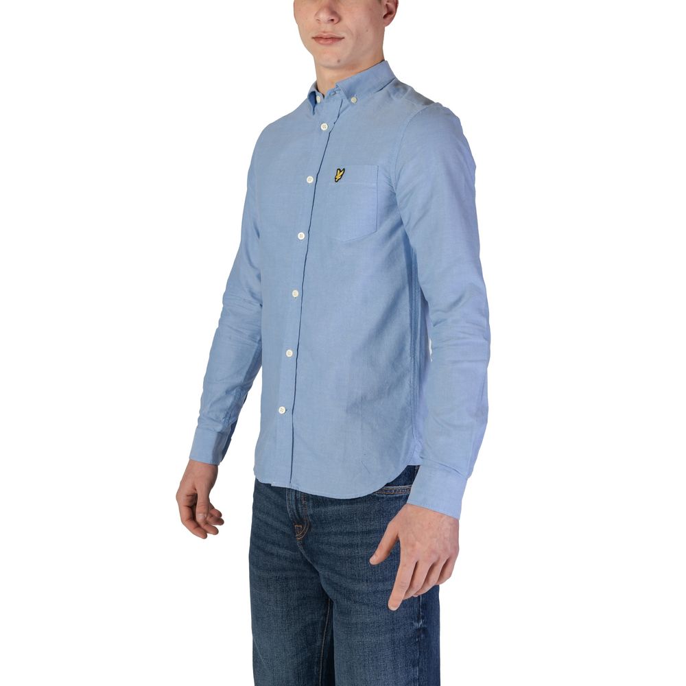 Blaues Baumwollhemd