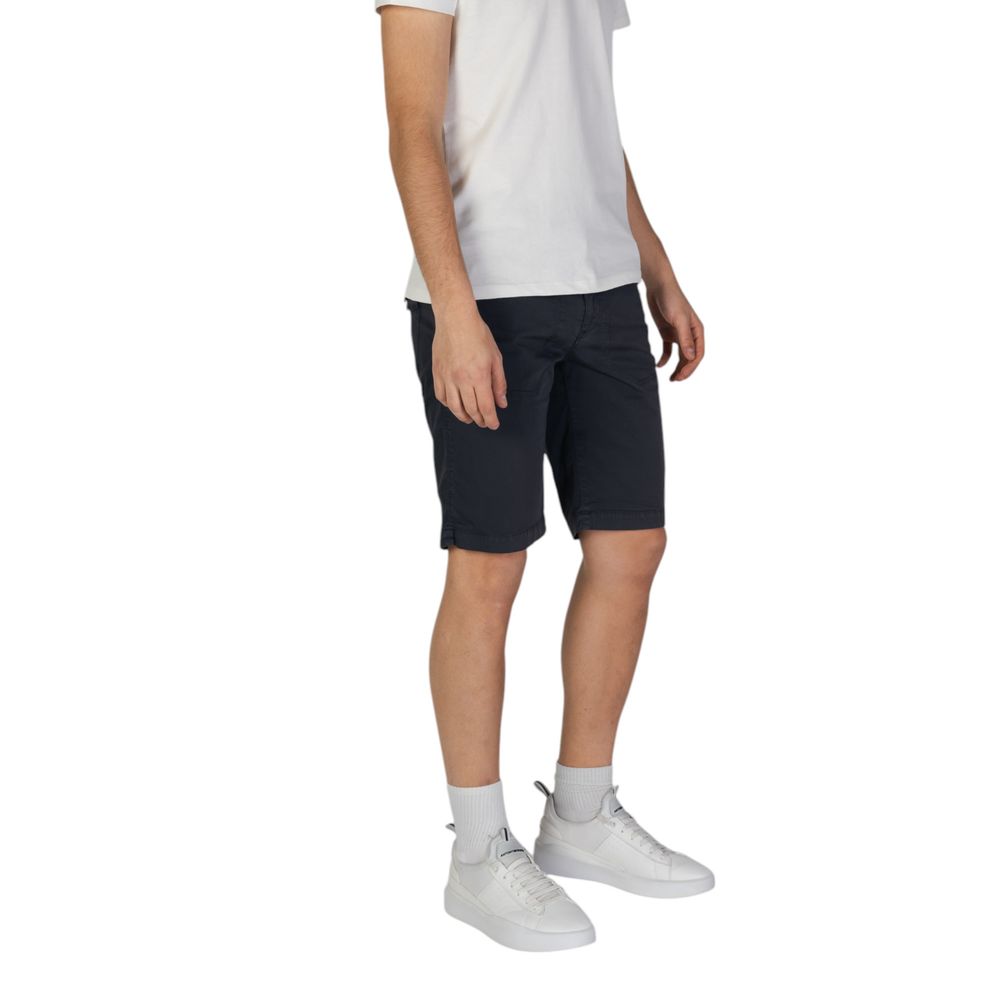 Blaue Baumwollshorts