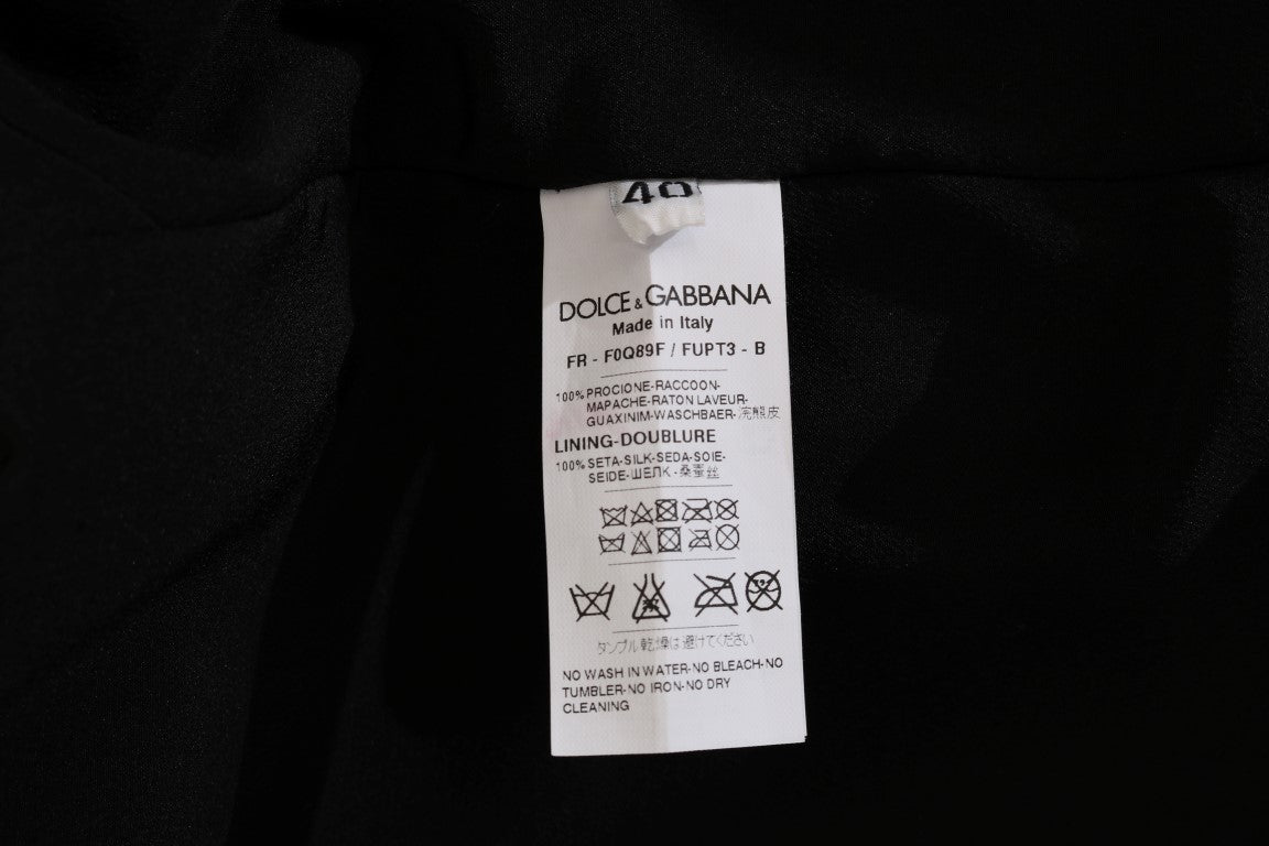 Elegante cappotto in pelliccia di procione marrone lungo fino al ginocchio