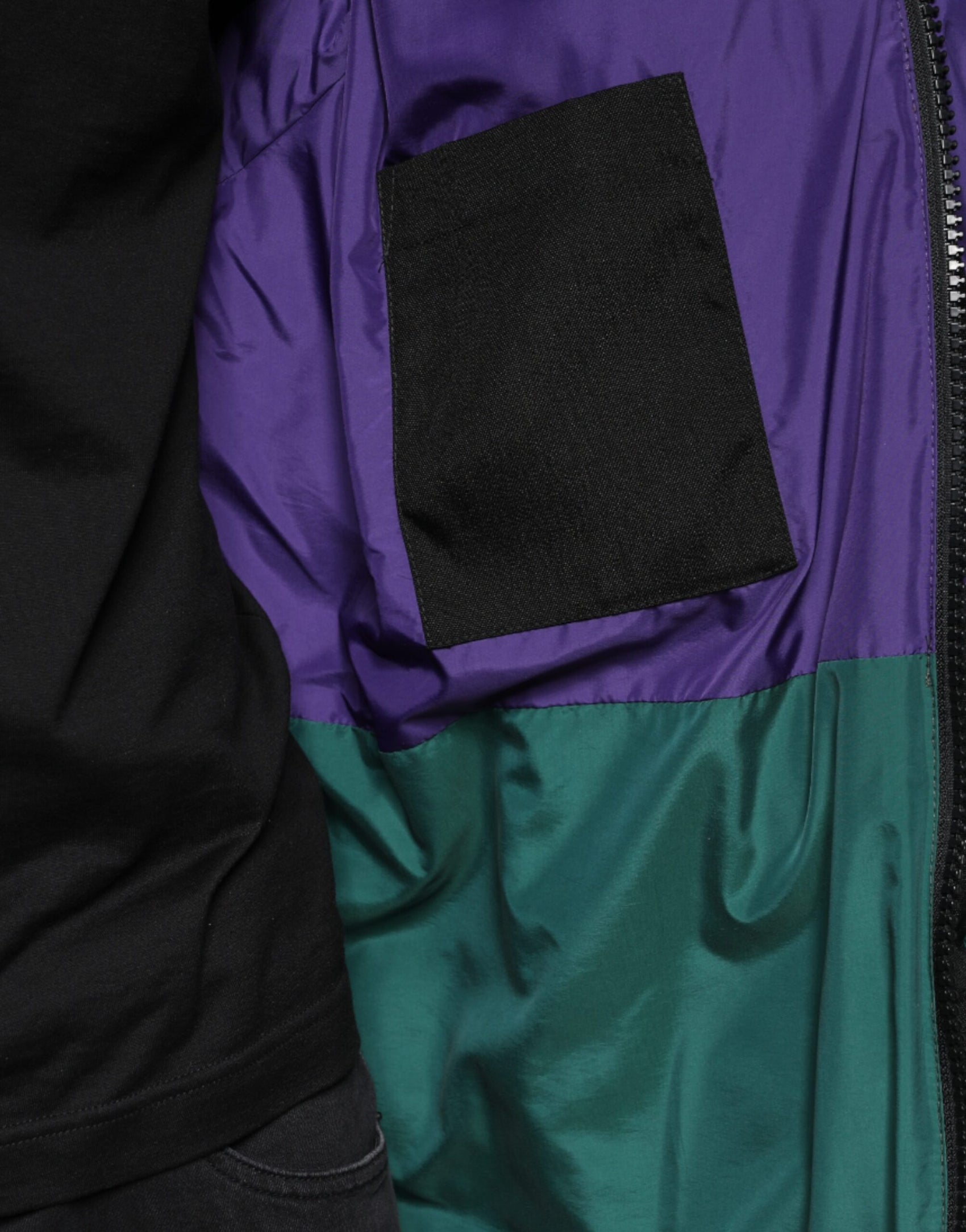 Schwarze Pufferjacke aus Nylon für Herren mit durchgehendem Reißverschluss