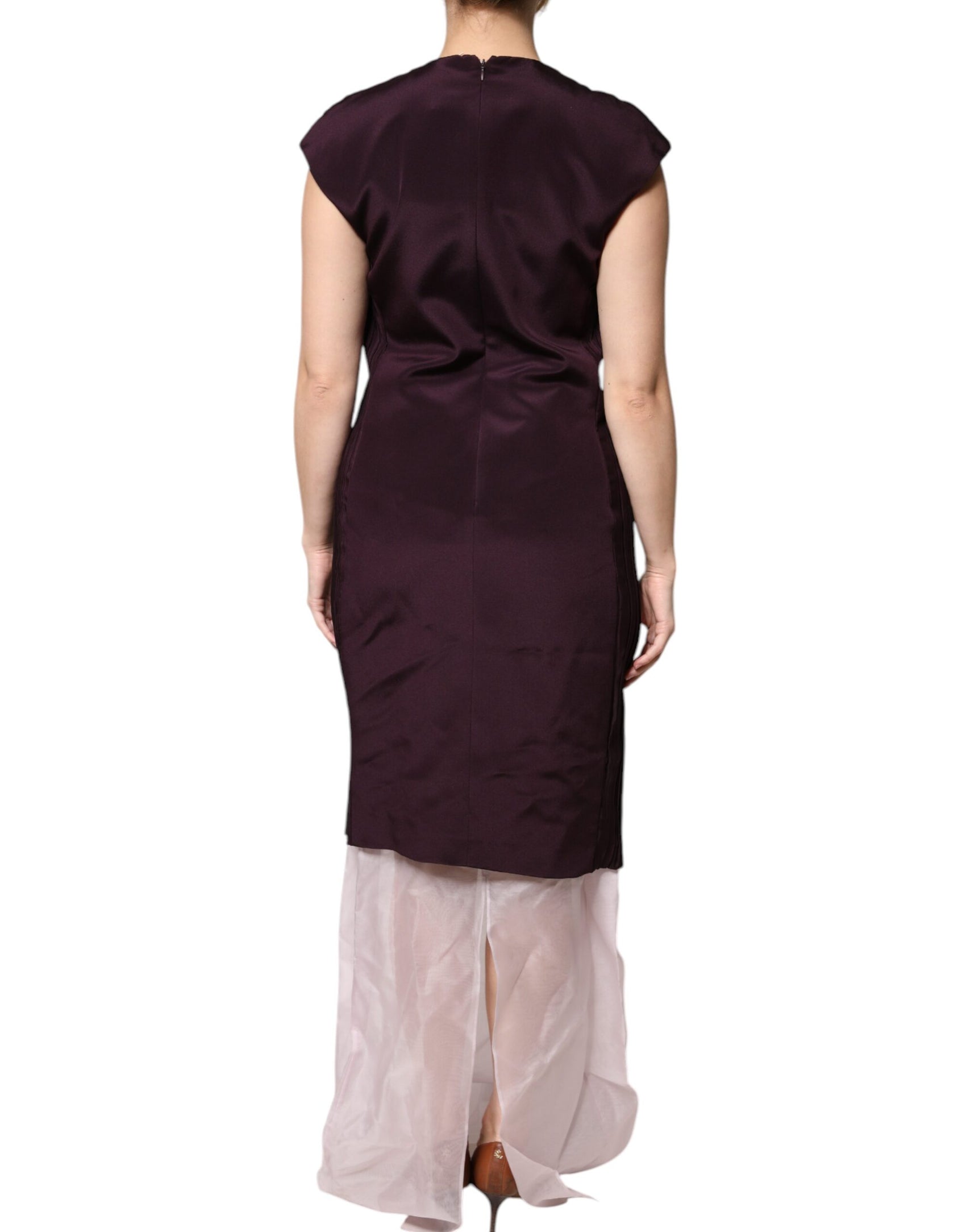 Braunes Maxikleid aus Seide mit kurzen Ärmeln