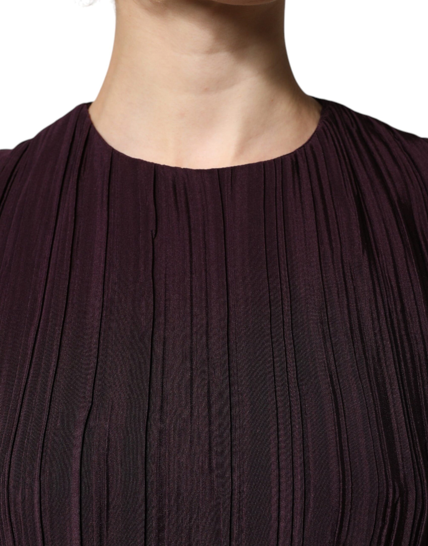 Braunes Maxikleid aus Seide mit kurzen Ärmeln