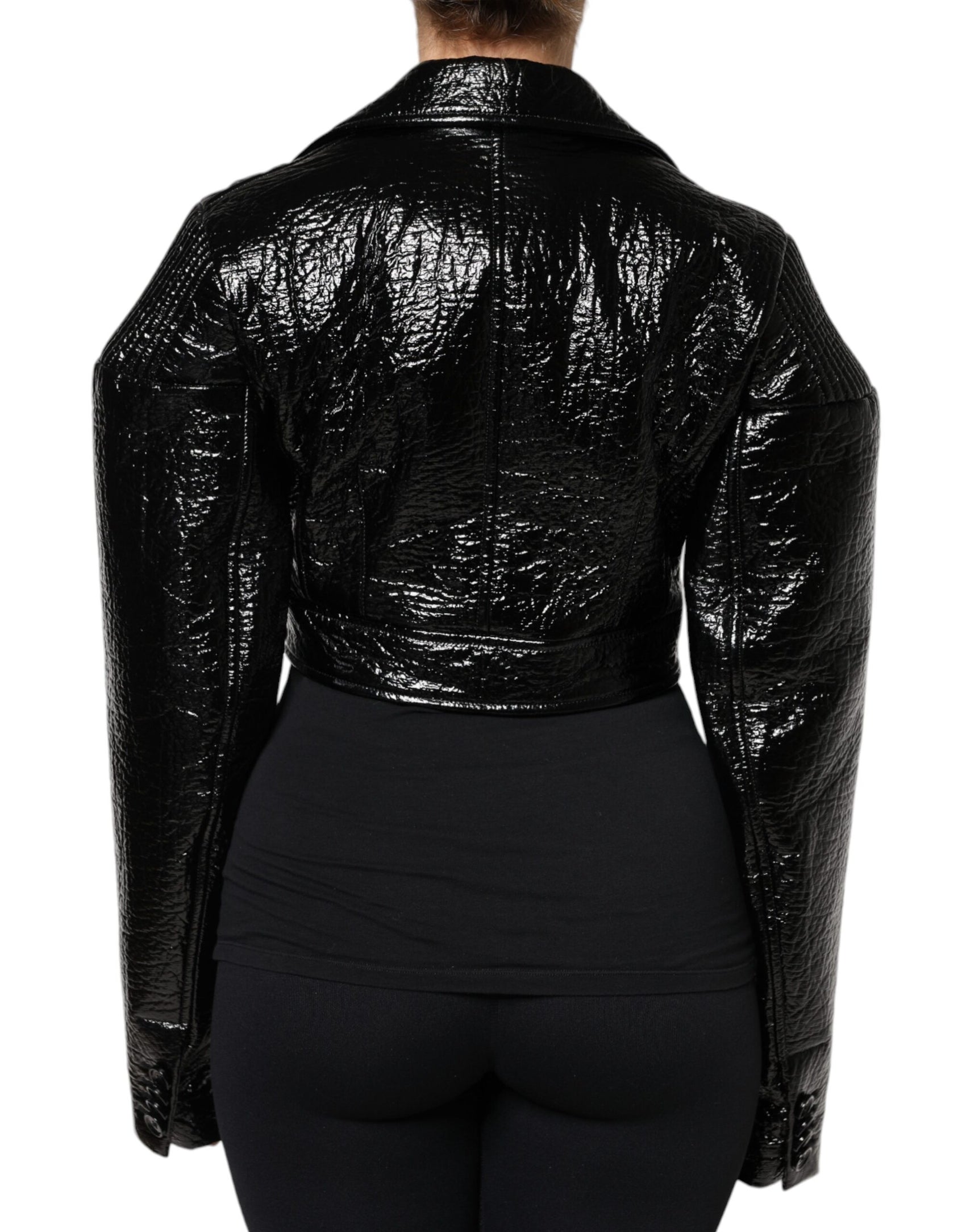 Schwarze kurze Lederjacke mit langen Ärmeln