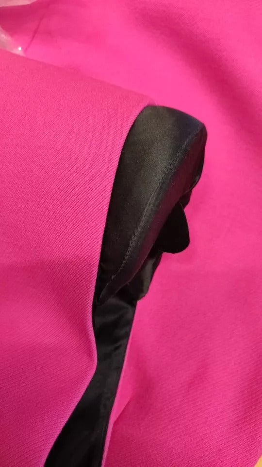 Rosa ärmelloses, figurbetontes Minikleid in A-Linie
