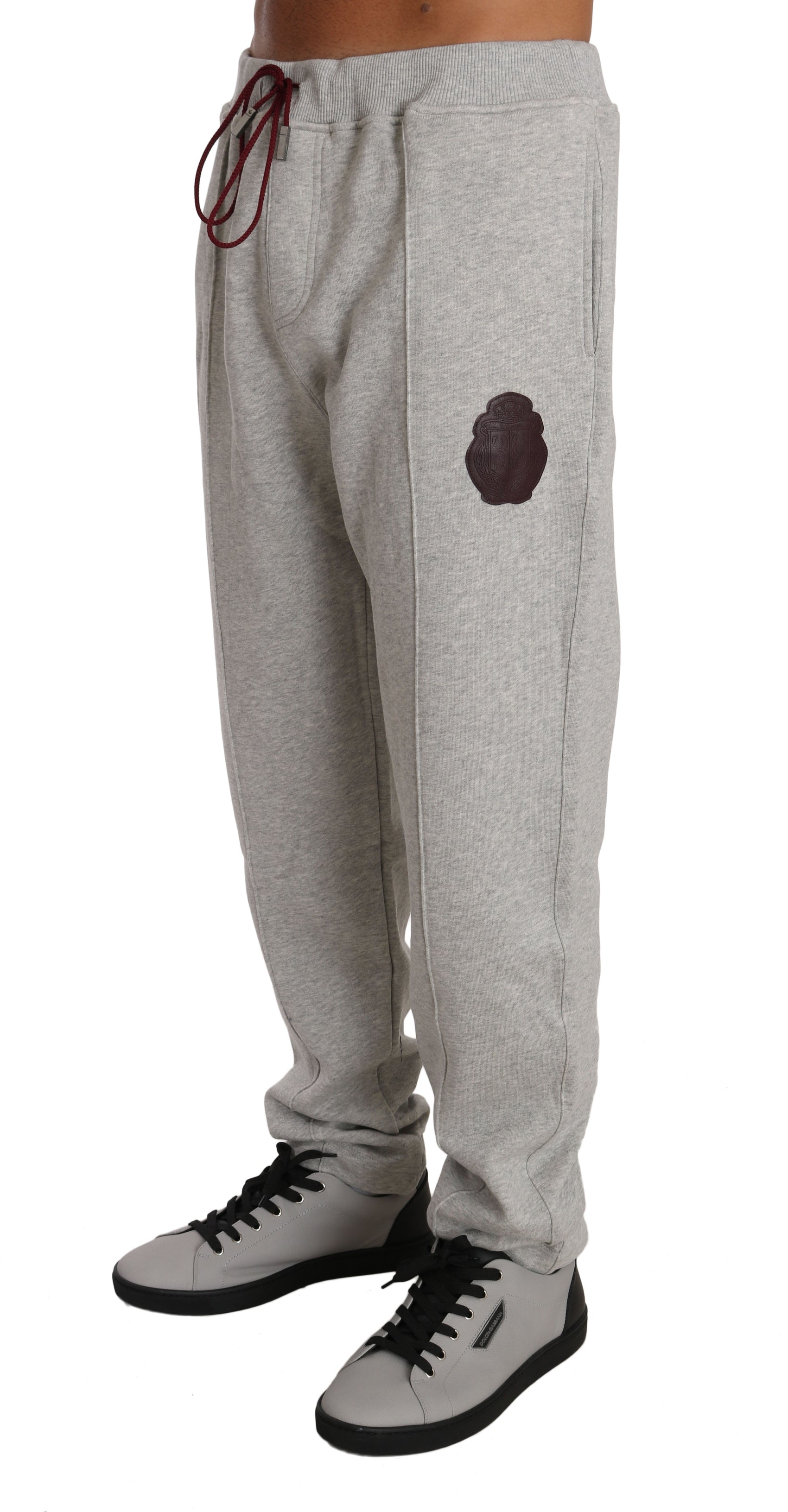 Elegantes graues Kapuzen-Sweatsuit-Ensemble