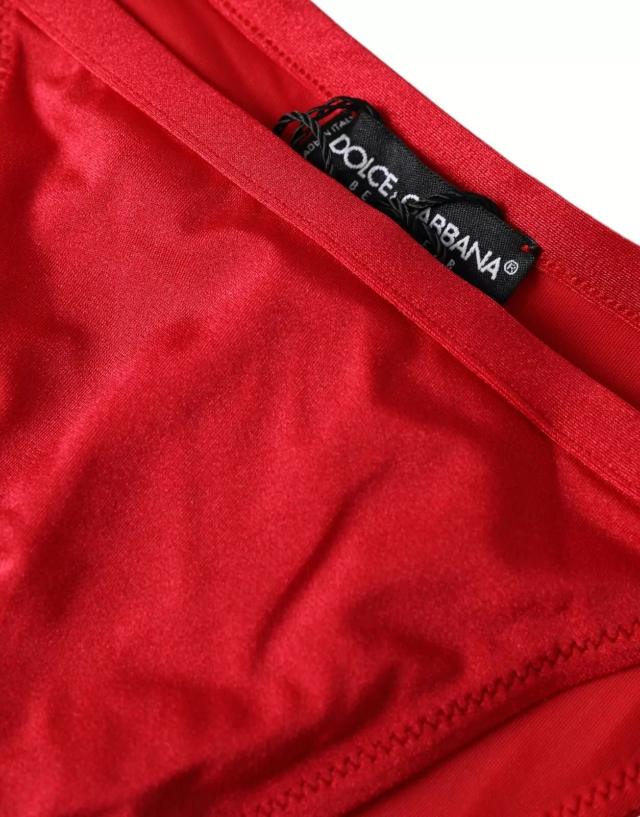 Bikini da spiaggia elasticizzato in nylon rosso