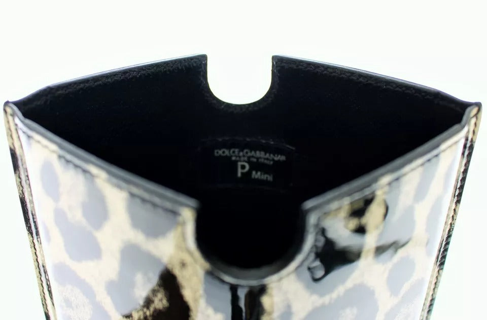 Weißes Lederetui mit Leopardenmuster für eBooks und Tablets