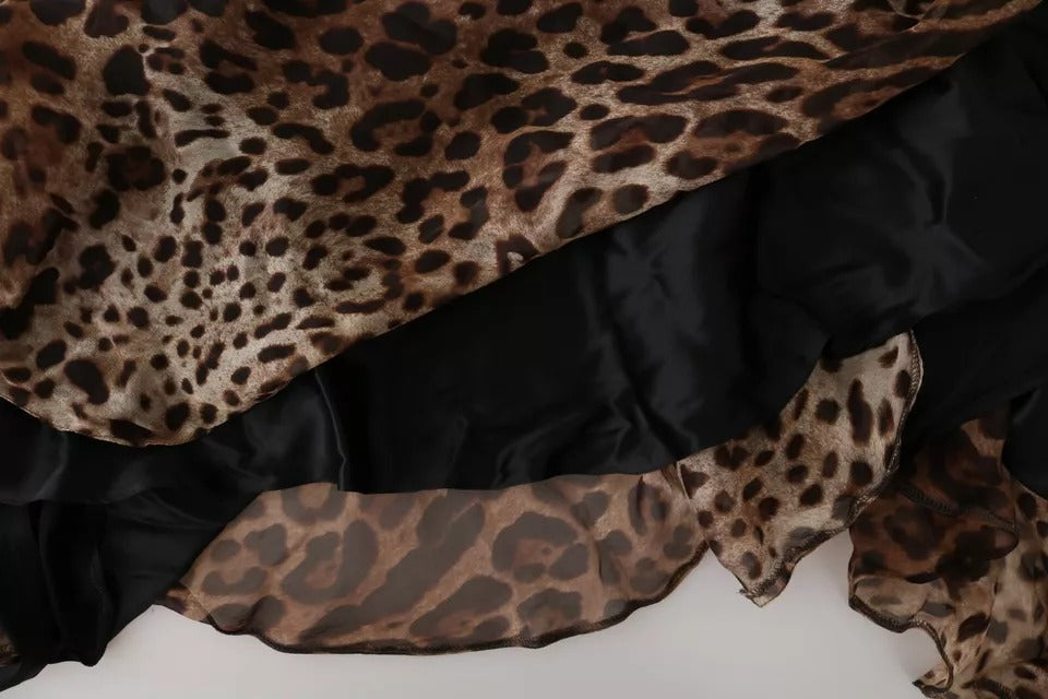Abito lungo in chiffon di seta leopardato marrone con arricciature a sirena