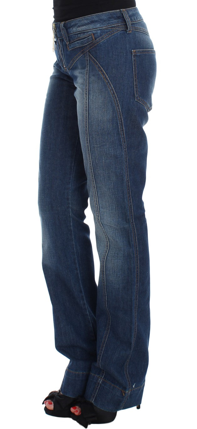 Schicker Bootcut-Jeansstoff in blauer Waschung