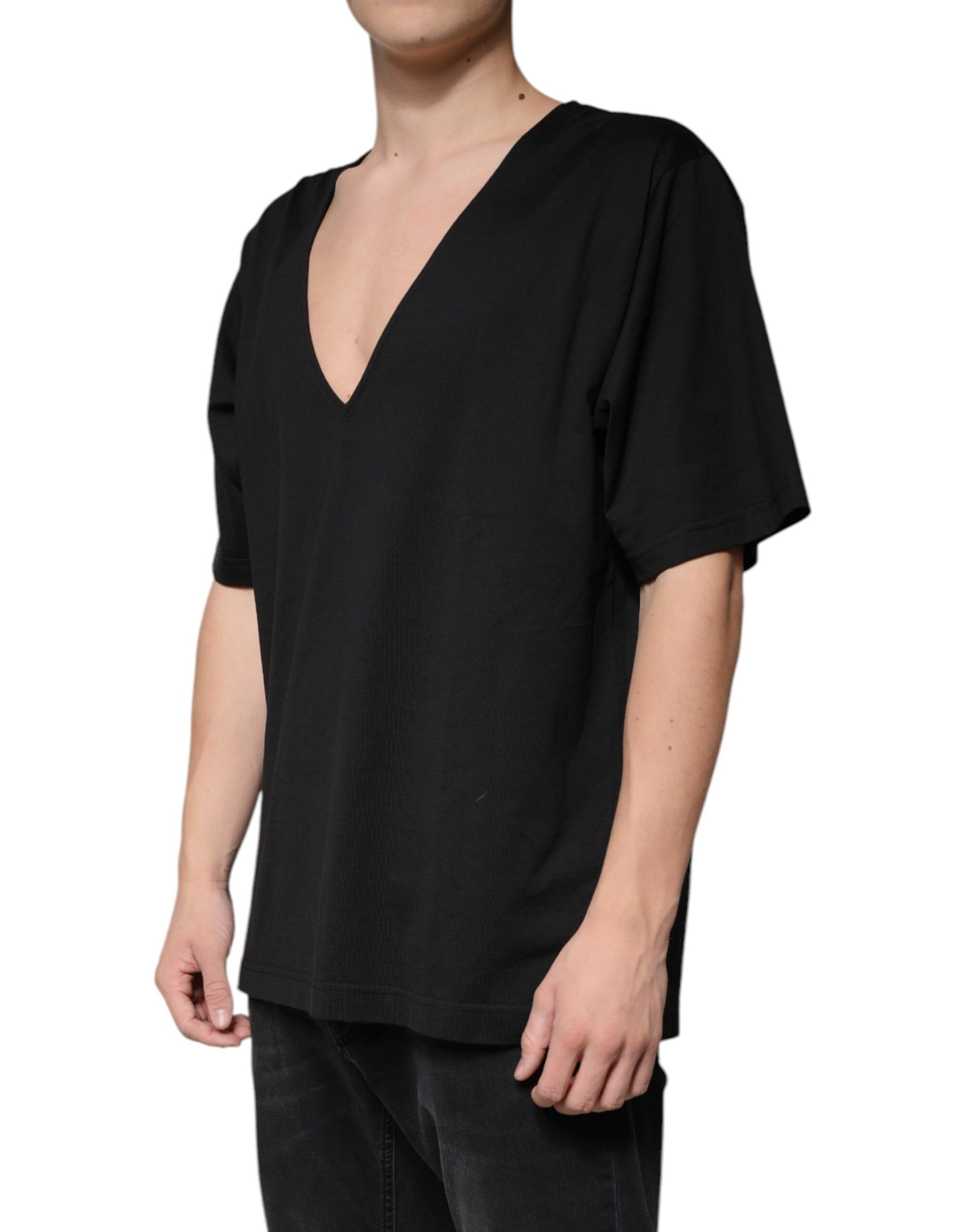 Schwarzes T-Shirt aus Baumwolle mit V-Ausschnitt und kurzen Ärmeln