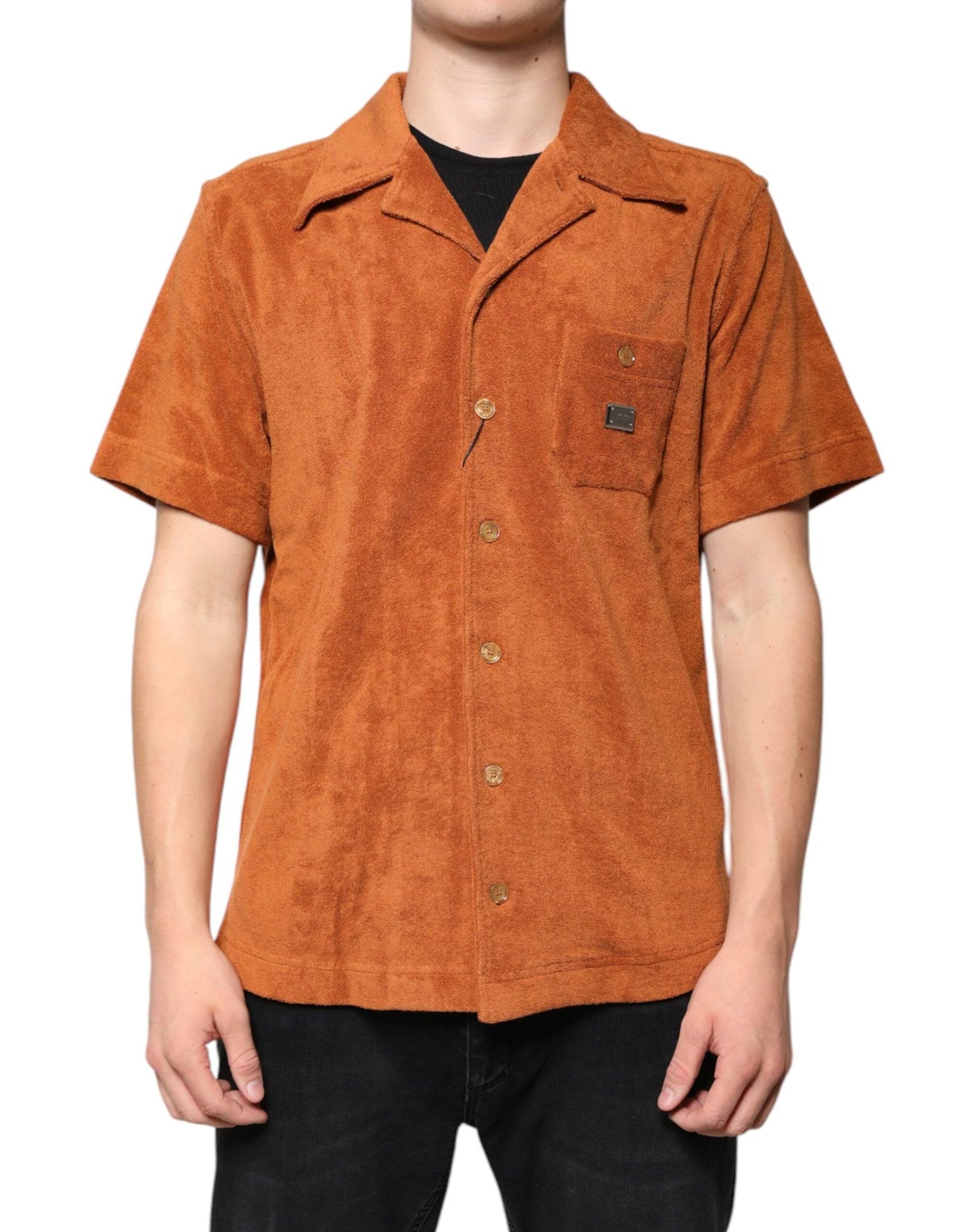 Haselnussbraunes Hemd aus Baumwollsamt mit Button-Down-Kragen