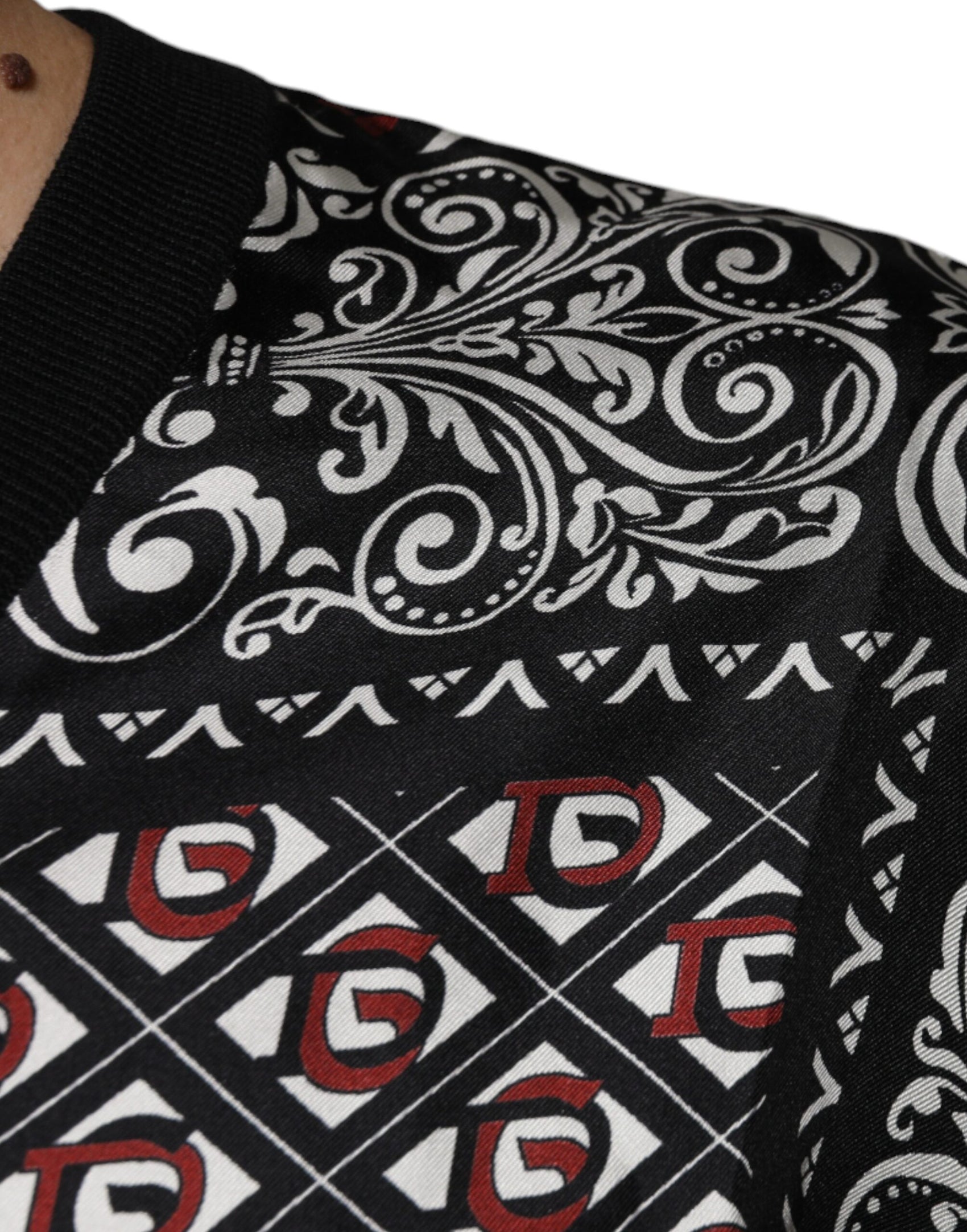 Schwarzer Wollpullover mit V-Ausschnitt und Logo