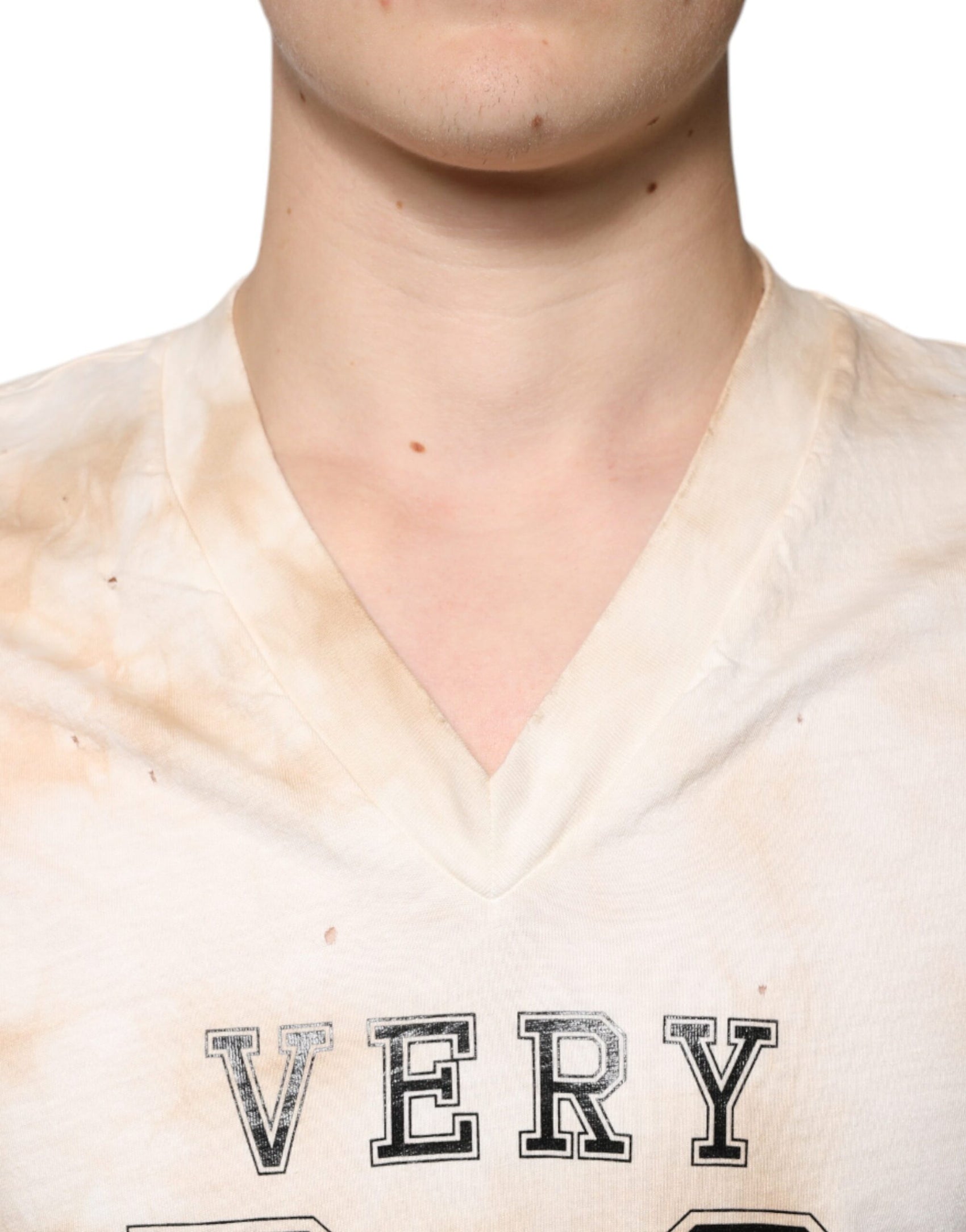 Beiges Baumwoll-T-Shirt mit V-Ausschnitt und grafischem Print