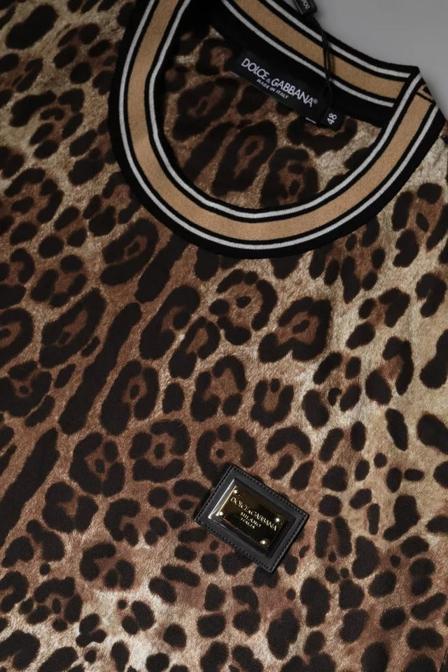Braunes, kurzärmliges T-Shirt mit Rundhalsausschnitt und Leopardenmuster