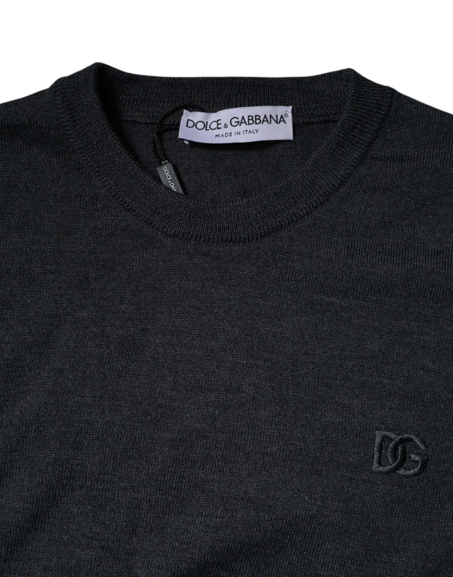 Dunkelgrauer Pullover mit Rundhalsausschnitt und DG-Logo