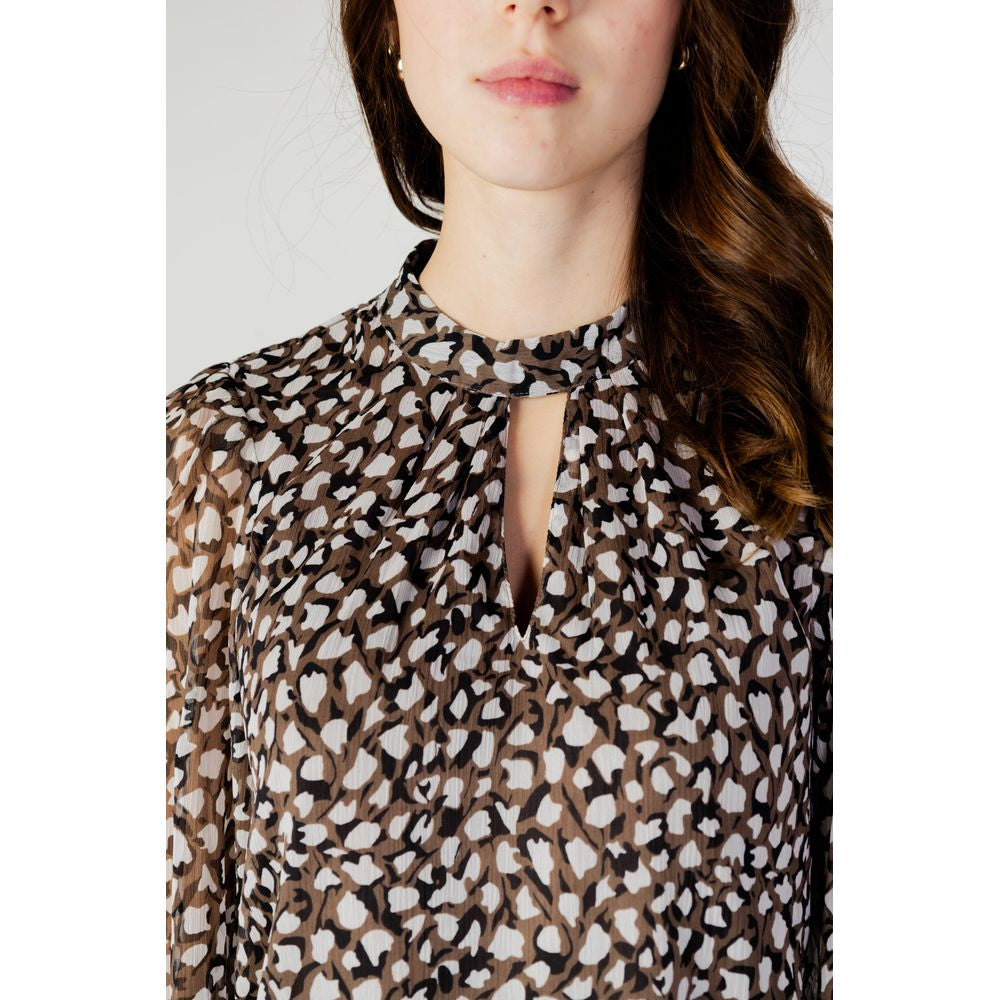Schwarzes Hemd aus recyceltem Polyester