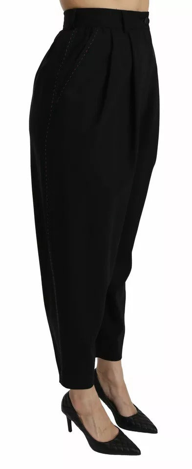 Schwarze, verkürzte Hose aus Wolle mit hoher Taille und Bundfalten vorne