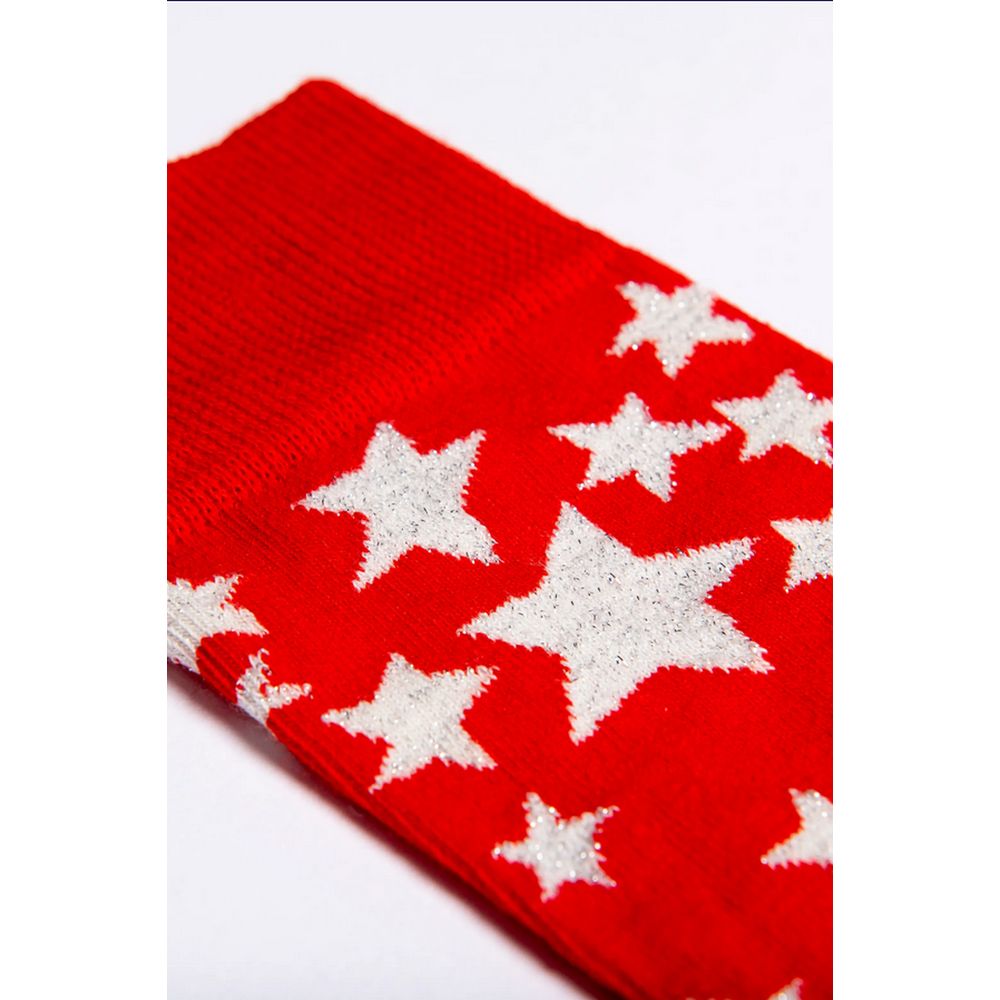 Rote Baumwollstrumpfhose und Socken