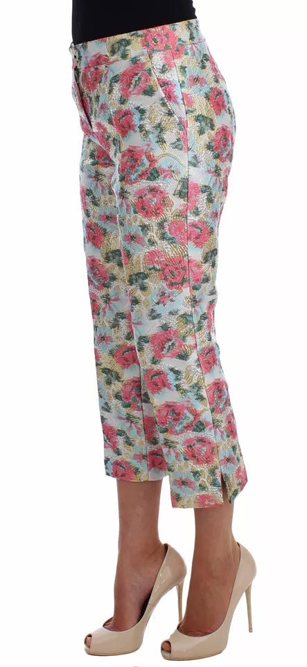 Weiß-rosa Brokathose mit Blumenmuster