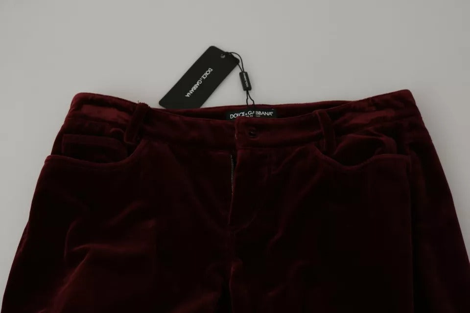Bordeauxrote Slim Fit-Hose aus Stretch-Samt