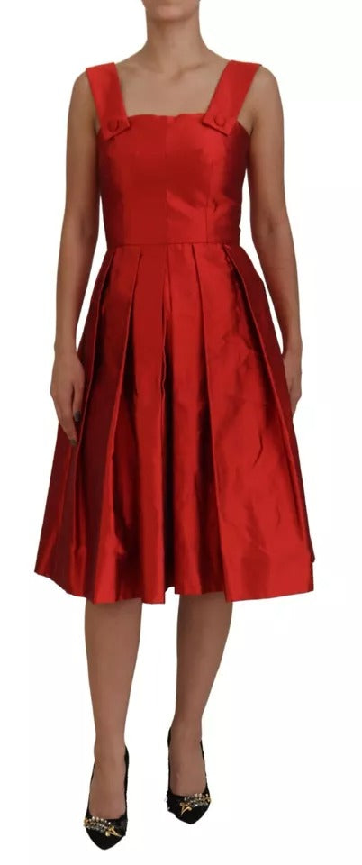 Abito midi in raso di seta plissettato rosso a trapezio