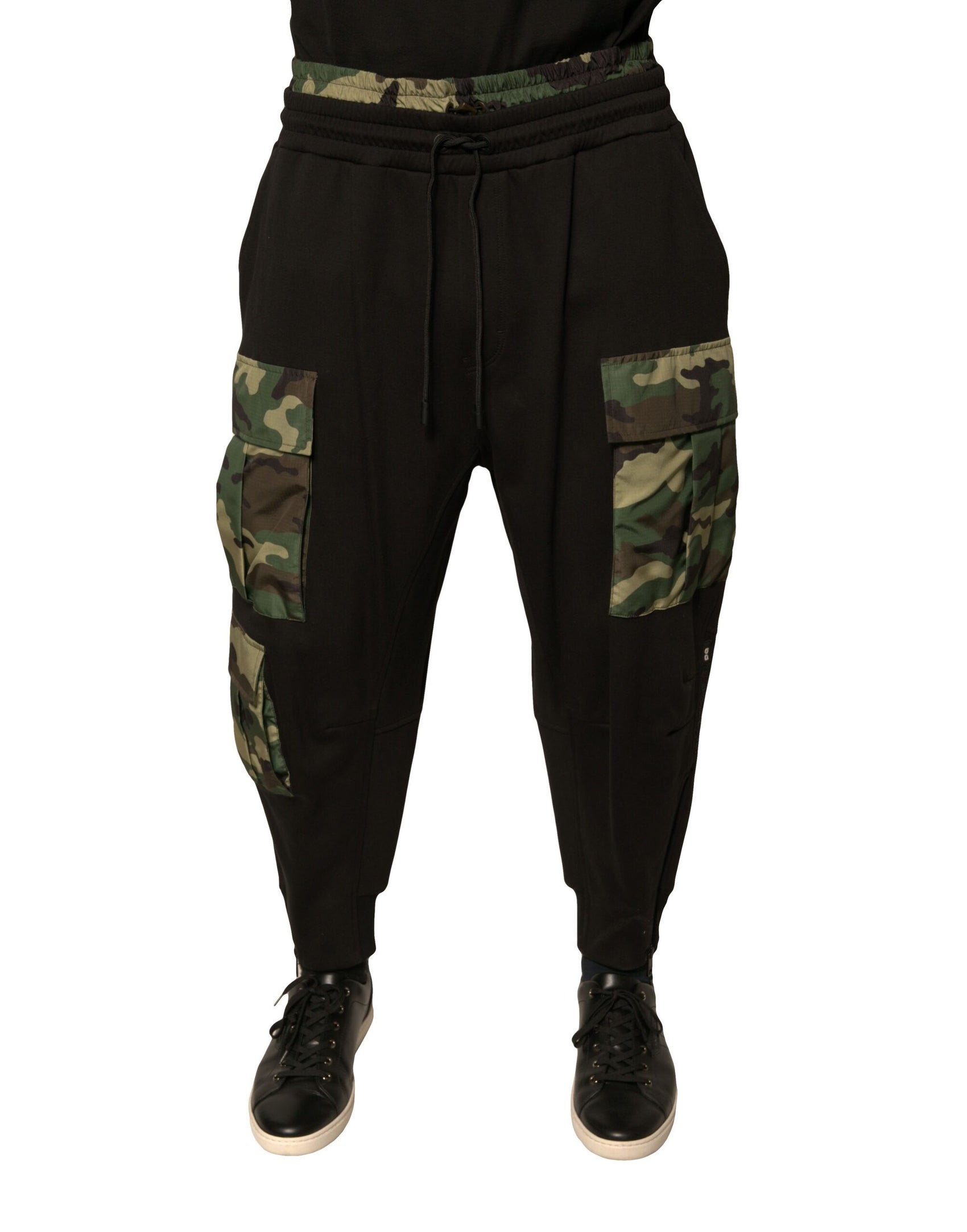 Schwarze Jogginghose aus Baumwolle mit Camouflage-Muster