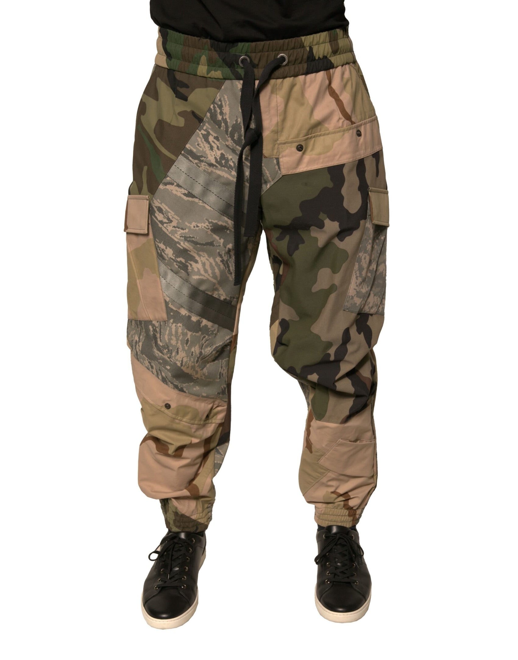 Mehrfarbige Jogginghose mit Camouflage-Muster