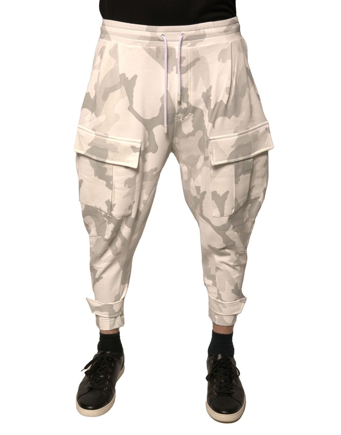 Weiße Cargo-Jogginghose mit Camouflage-Muster