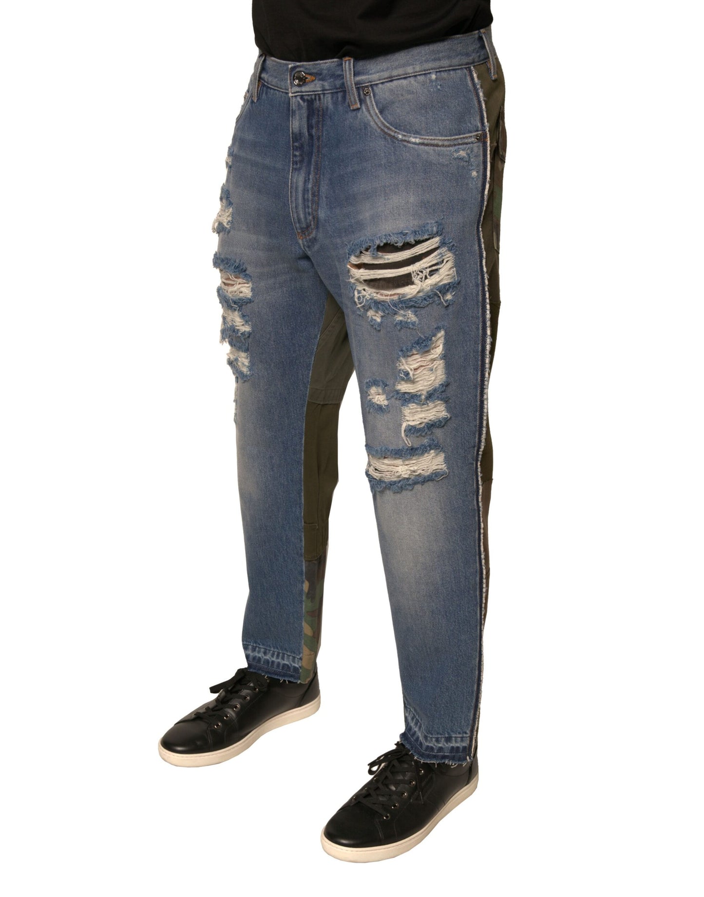 Blaue, zerfetzte, gerade geschnittene Jeans
