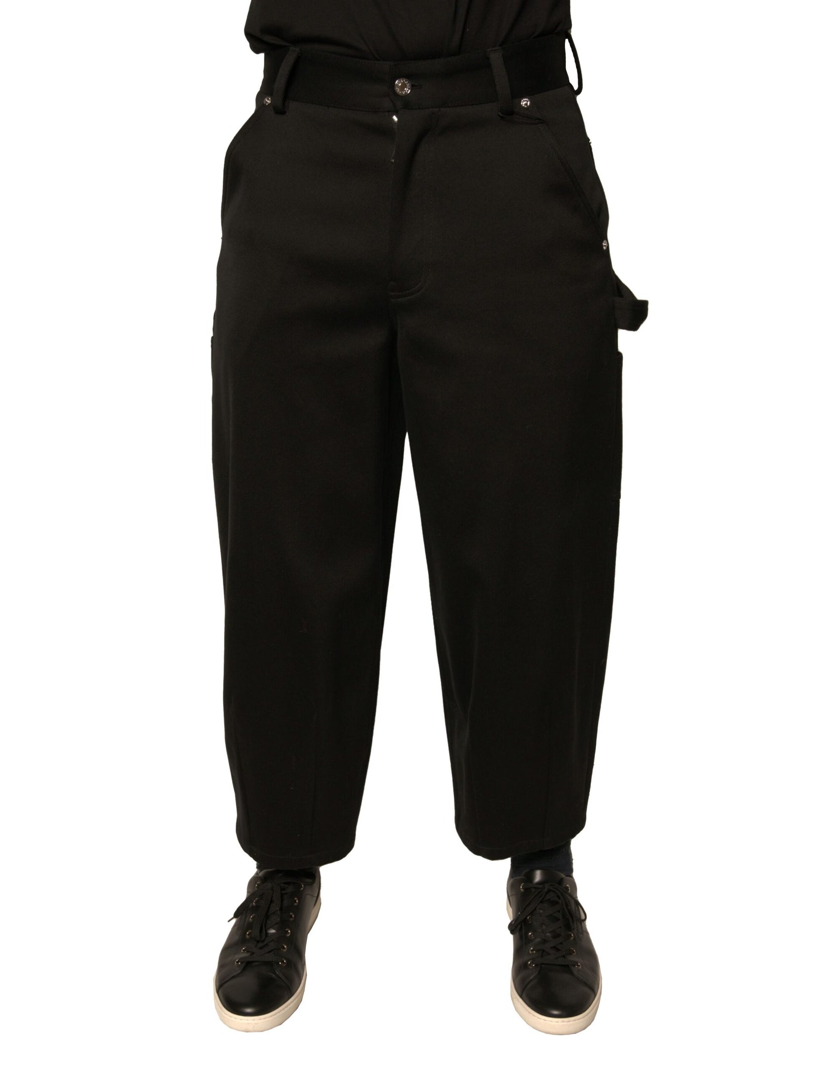 Schwarze, verkürzte Hose aus Baumwolle mit mittlerer Taille