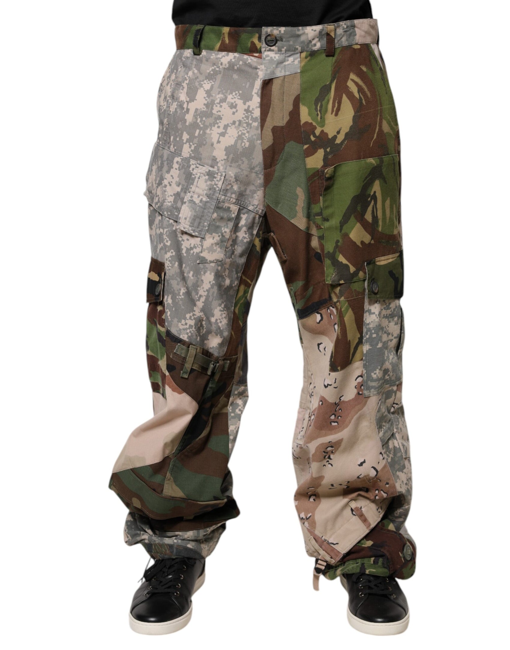 Mehrfarbige Cargohose mit Patchwork-Camouflage
