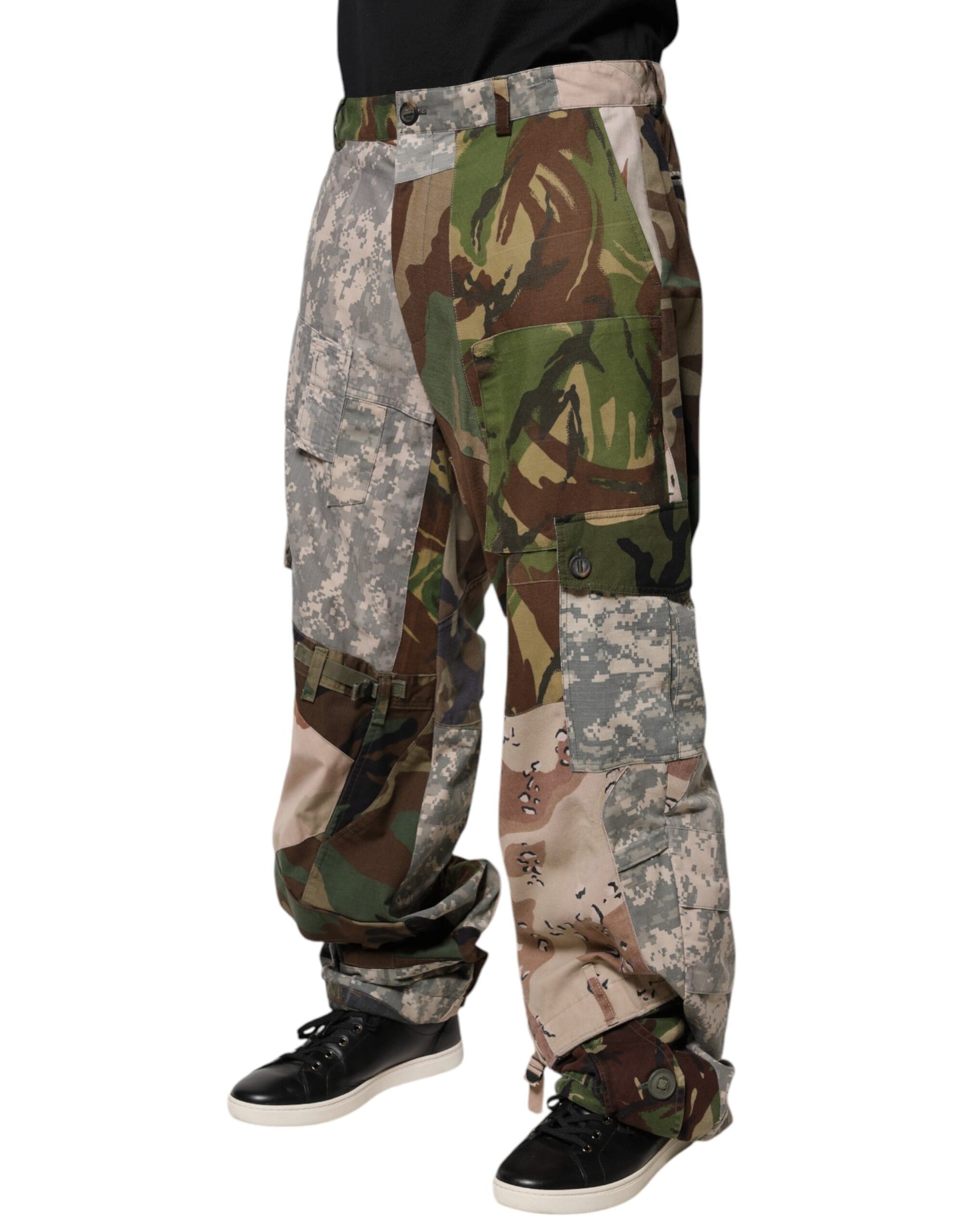 Mehrfarbige Cargohose mit Patchwork-Camouflage