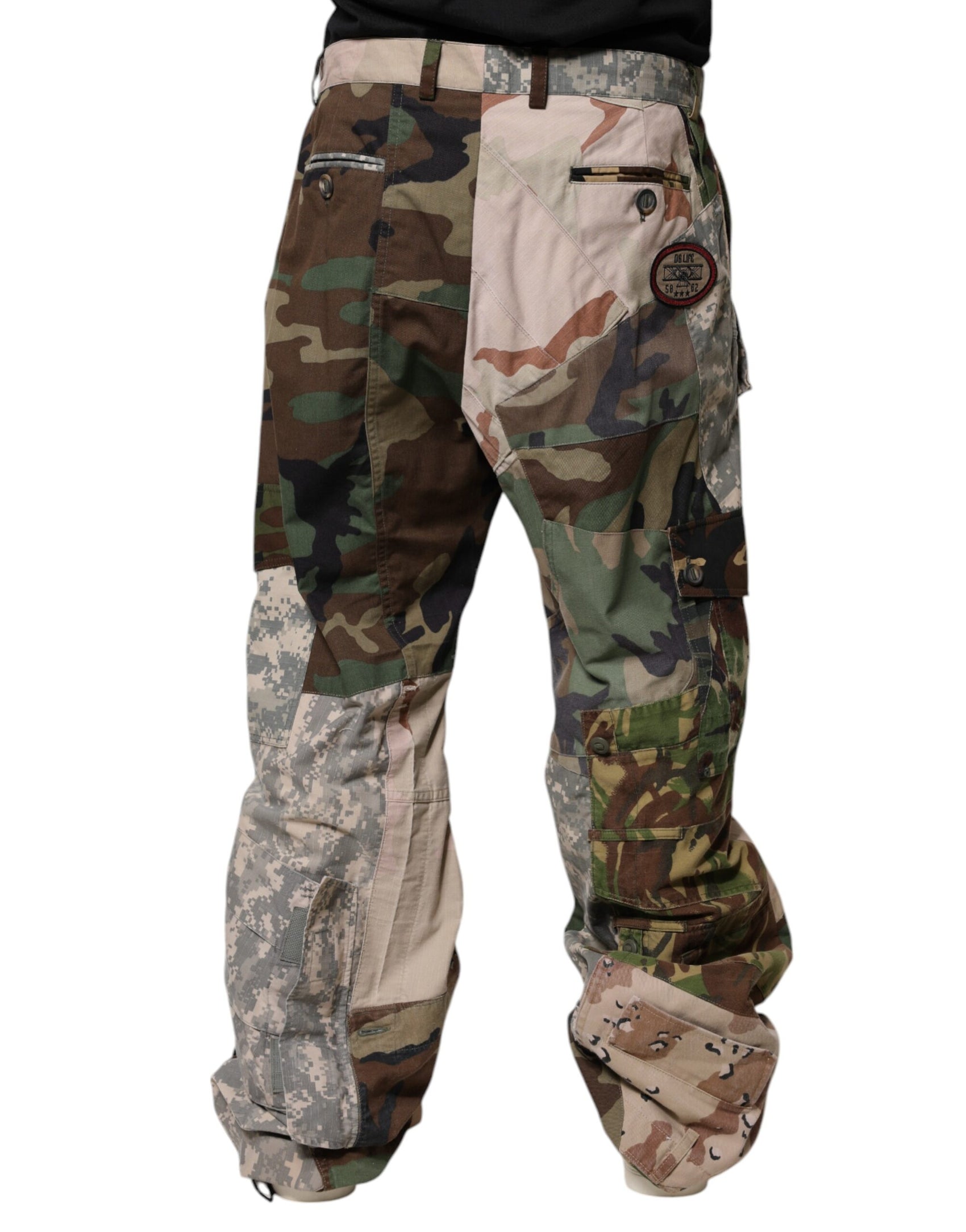 Mehrfarbige Cargohose mit Patchwork-Camouflage