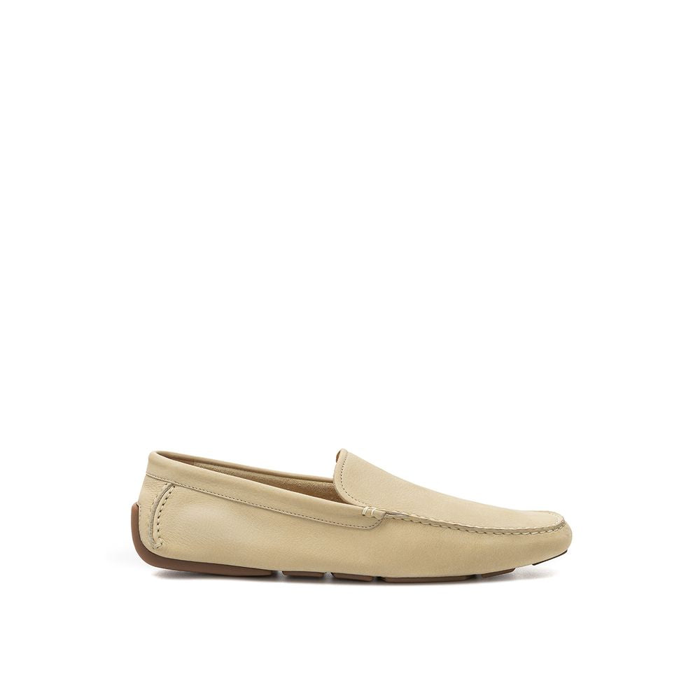 Beigefarbener Leder-Loafer