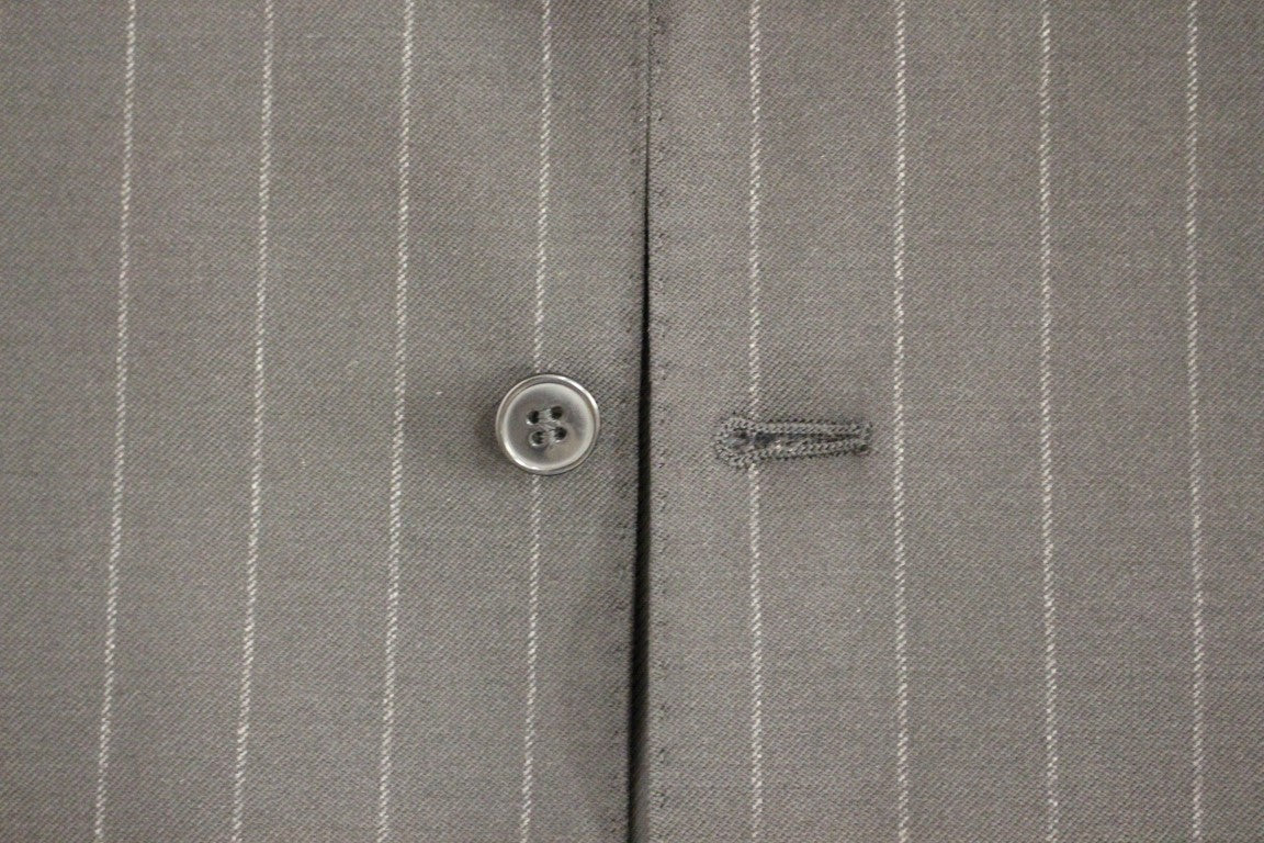 Elegante schwarz gestreifte Wollweste