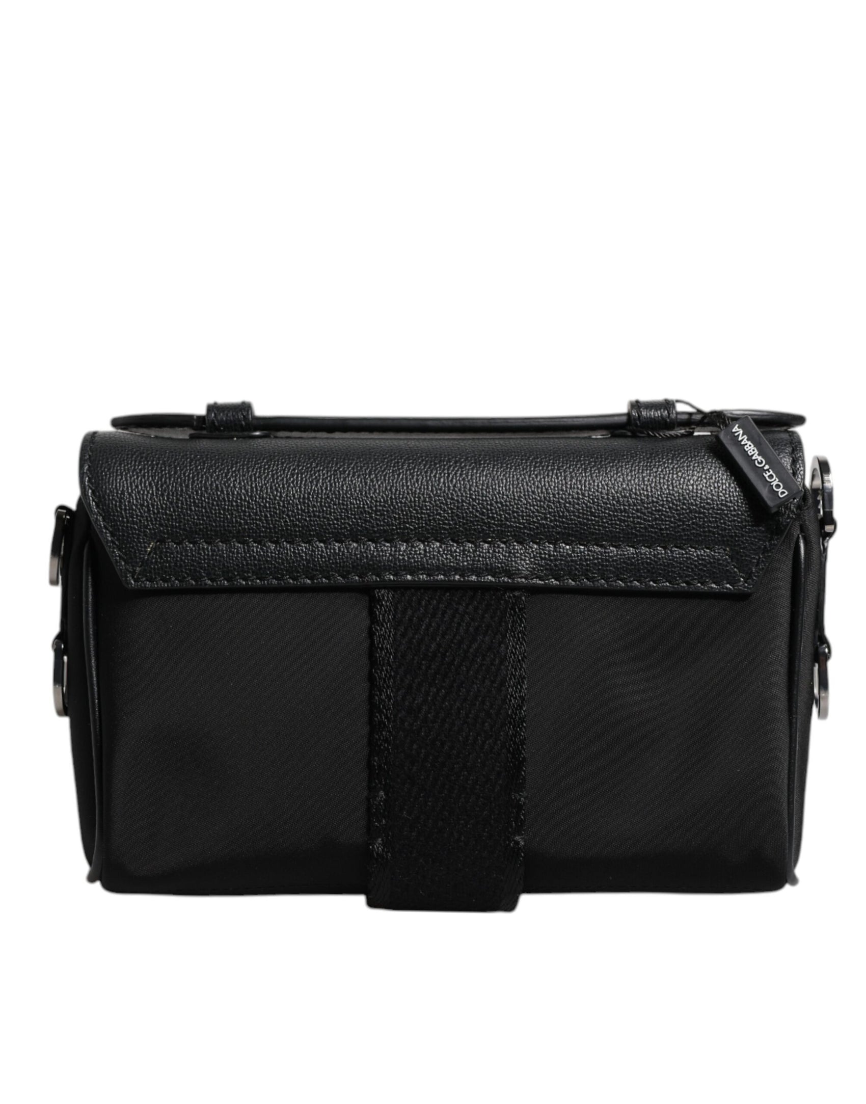 Borsa a tracolla con fibbia in pelle con placca logo nera