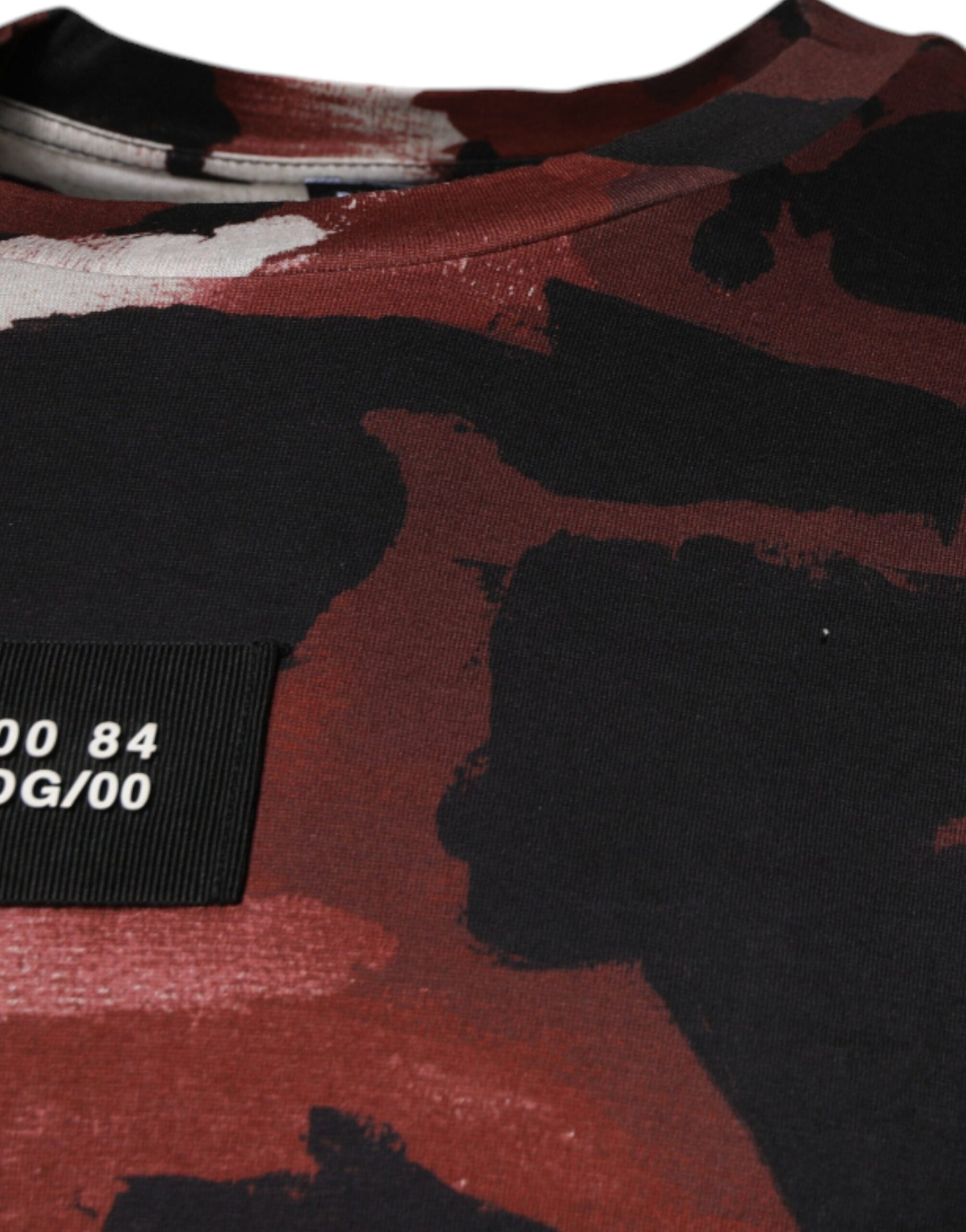 Mehrfarbiges T-Shirt mit Rundhalsausschnitt und Camouflage-Muster