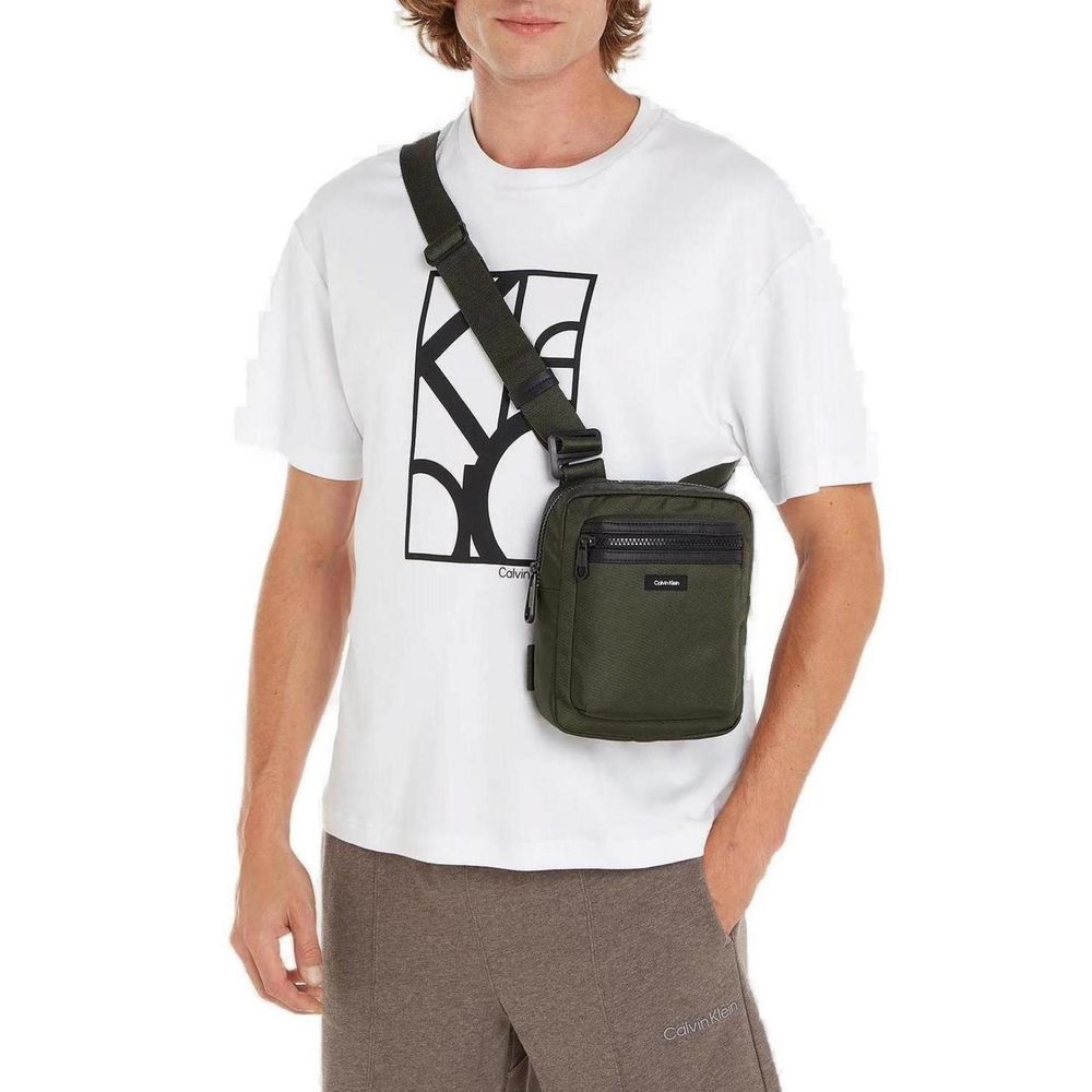 Grüne Messenger Bag aus recyceltem Polyester