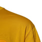 Dunkelgelbes Herren-T-Shirt aus Baumwolle mit Rundhalsausschnitt und Logo
