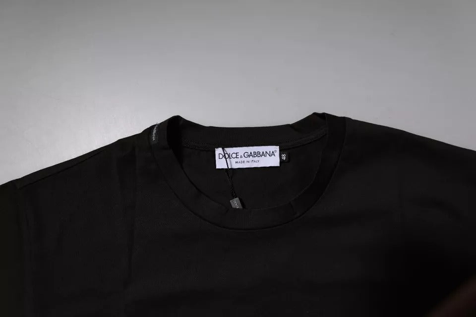 Dunkelbraunes T-Shirt aus Baumwolle mit Rundhalsausschnitt und Logo
