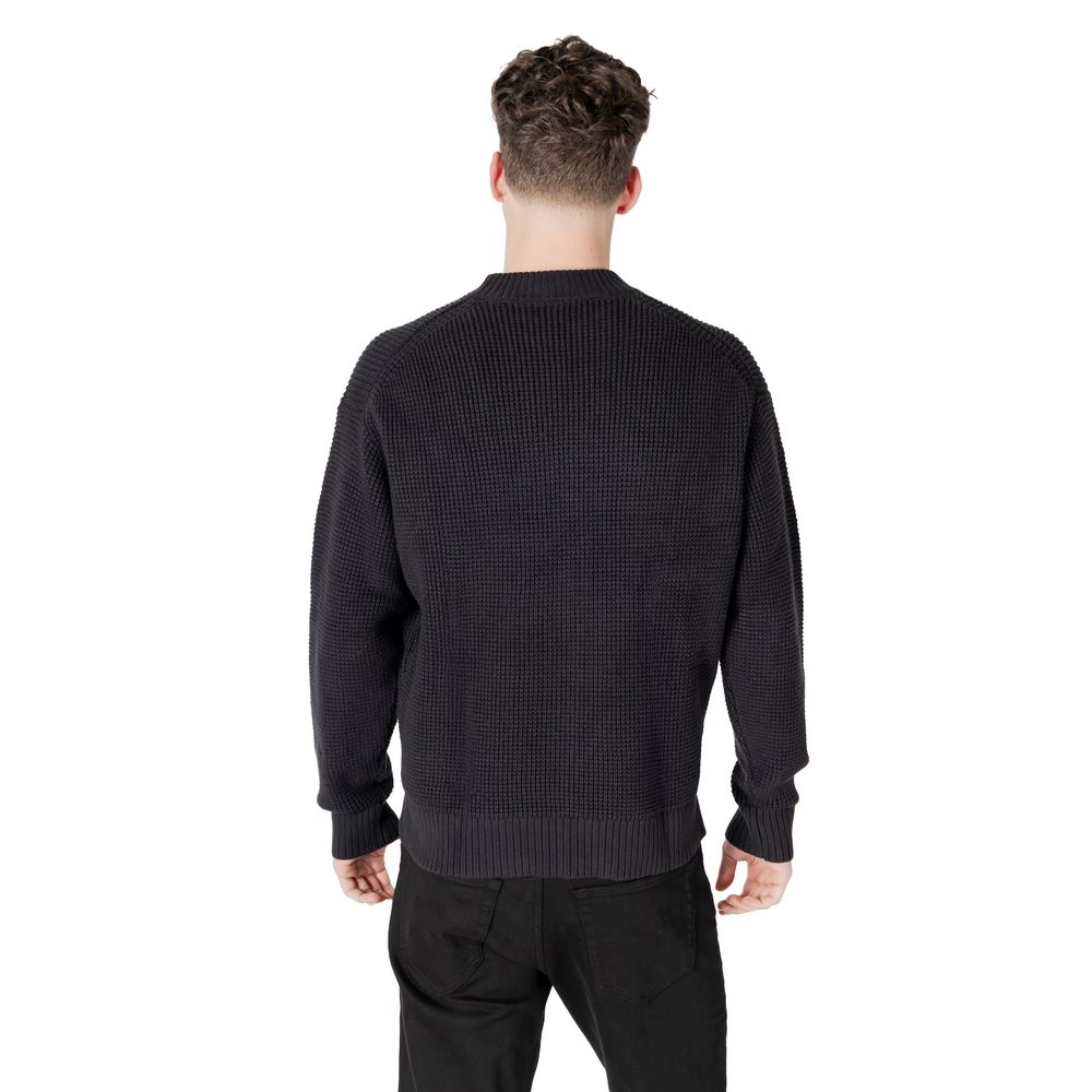 Schwarzer Baumwollpullover